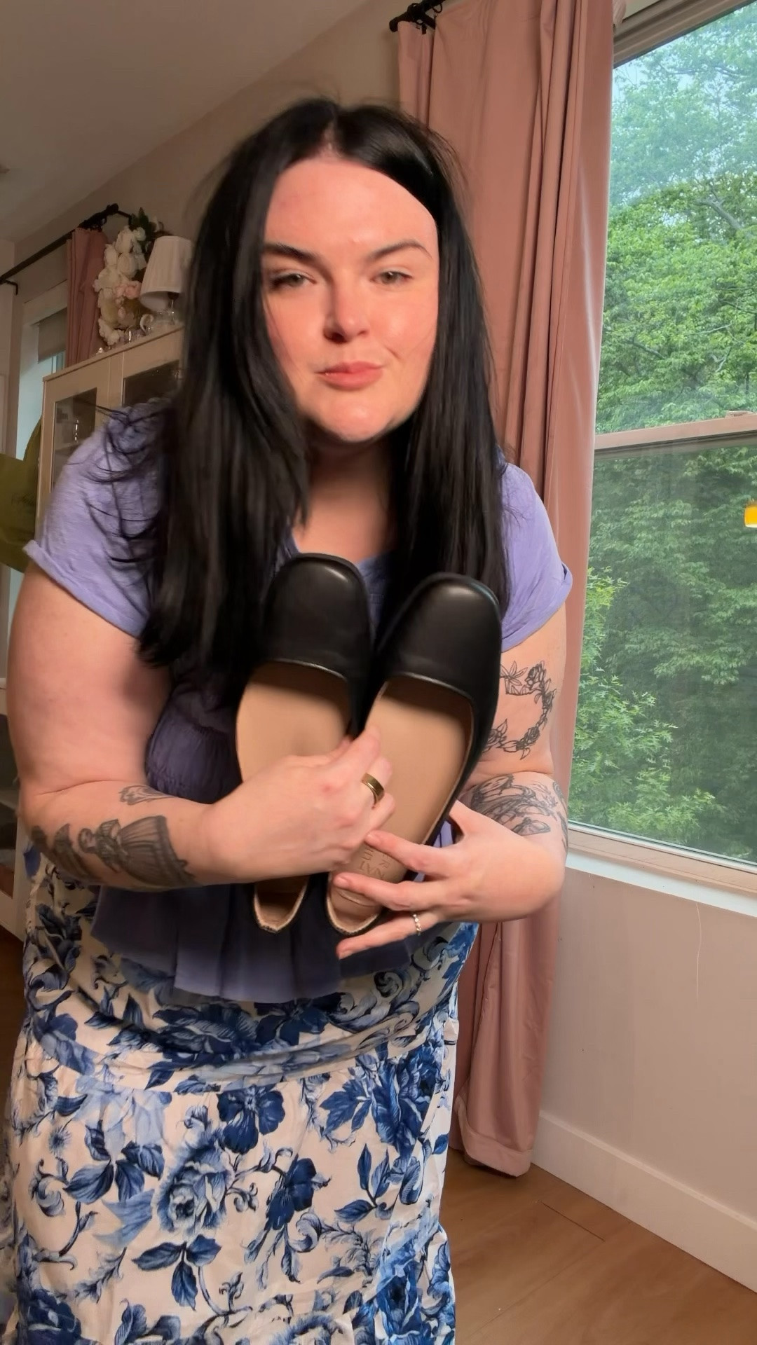 Most comfortable wide sole shoes for travel! You’re gonna love these so much! Promise!