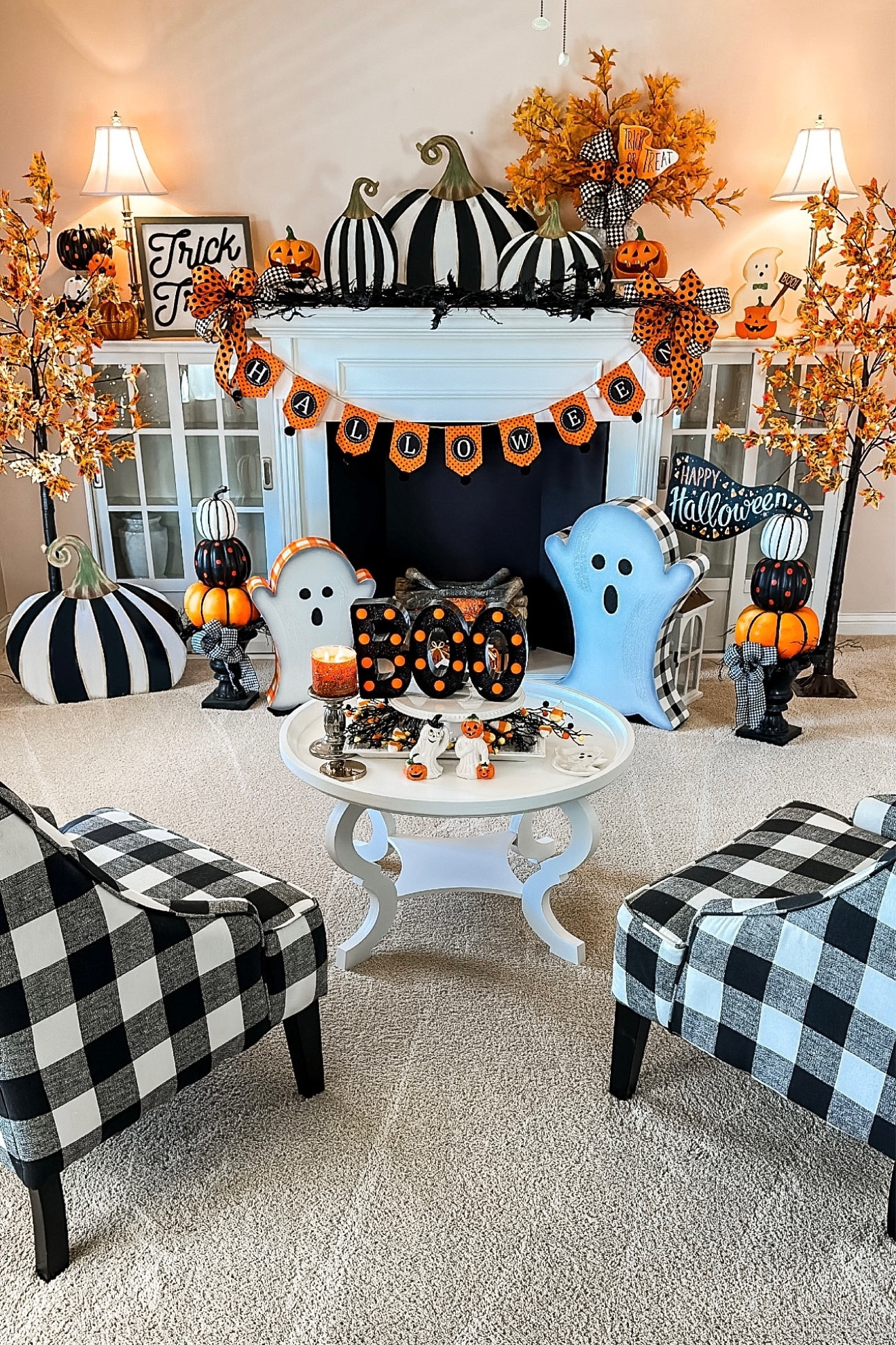 Halloween Decor/ Halloween Mantle


#LTKhome #LTKHalloween #LTKover40