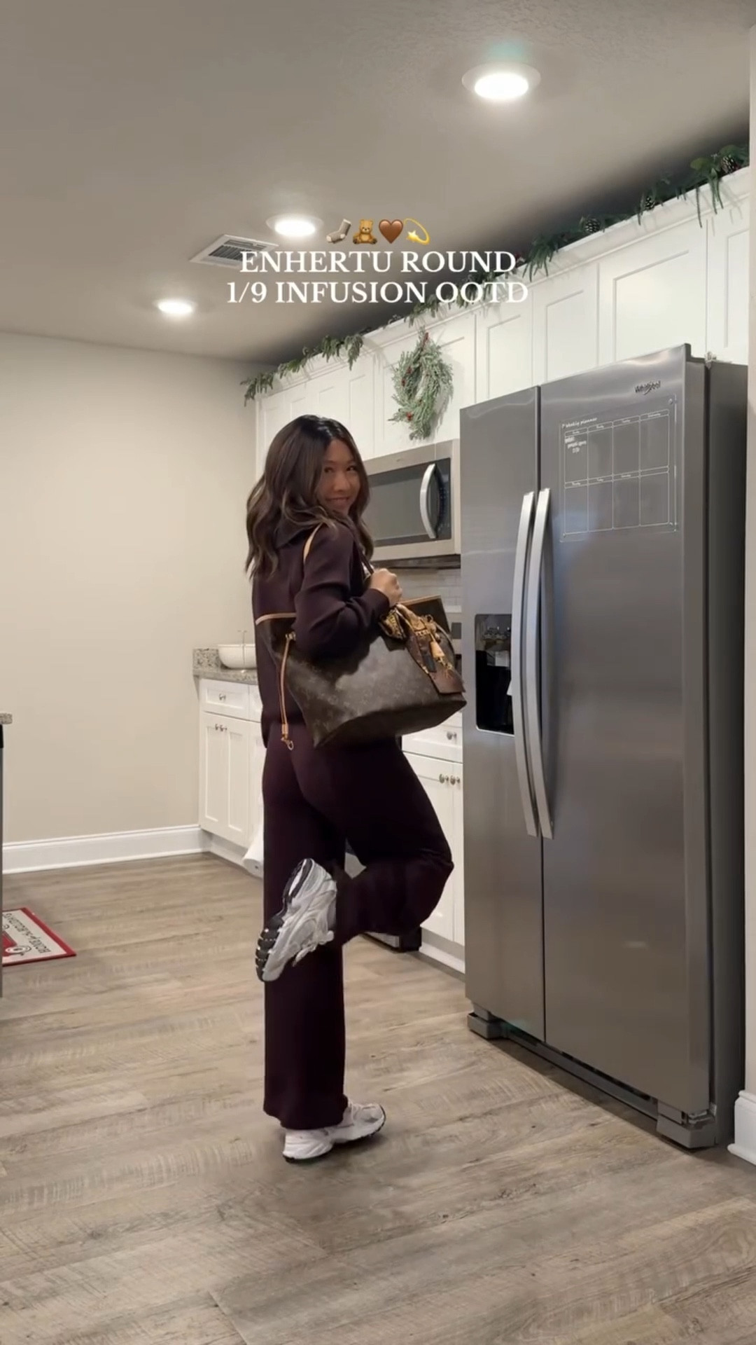 starting round one of adjuvant therapy! praying I can get through this regimen without any major side effects 🙏🏻
•
•
•
#ootd #fitcheck #spanx #chemoqueen #chemoday 
Breast cancer awareness, breast cancer fighter, ootd, fit check, chemo Queen, chemo day, chemotherapy, breast cancer in my 30s, comfy ootd, comfy fit, outfit of the day, Stanley, new balance, matching set, matching sweat sets