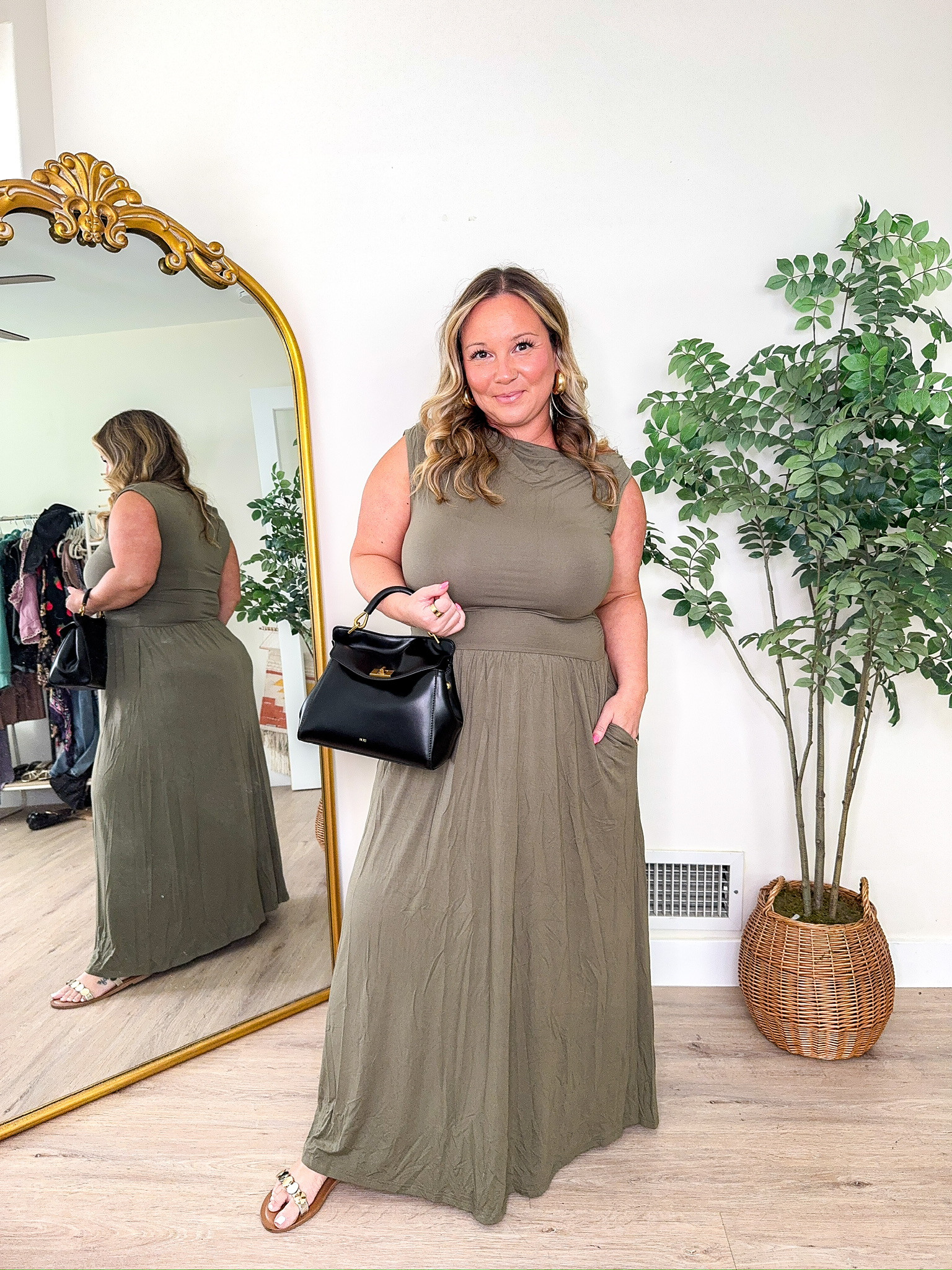 Obsessed with this Amazon dress! So flattering

Wearing a size large!



Summer outfits, vacation outfits beach, green, maxi dress, asymmetrical, shelli enright, stylenright 

 #LTKootd #LTKSeasonal #LTKMidsize