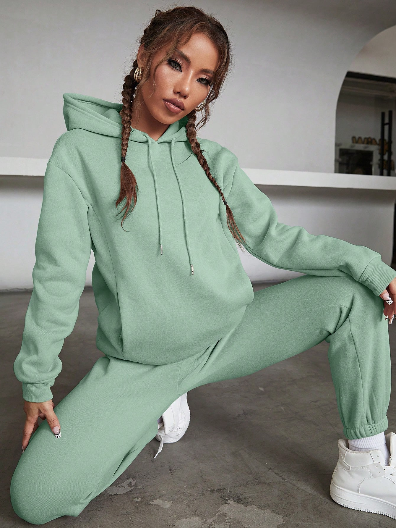 Kangaroo Pocket Drawstring Thermal Lined Hoodie & Sweatpants | SHEIN