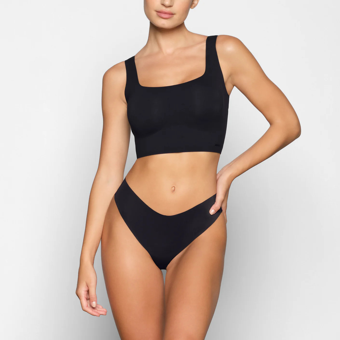 Naked Scoop Tank Bra - Onyx | SKIMS | SKIMS (US)
