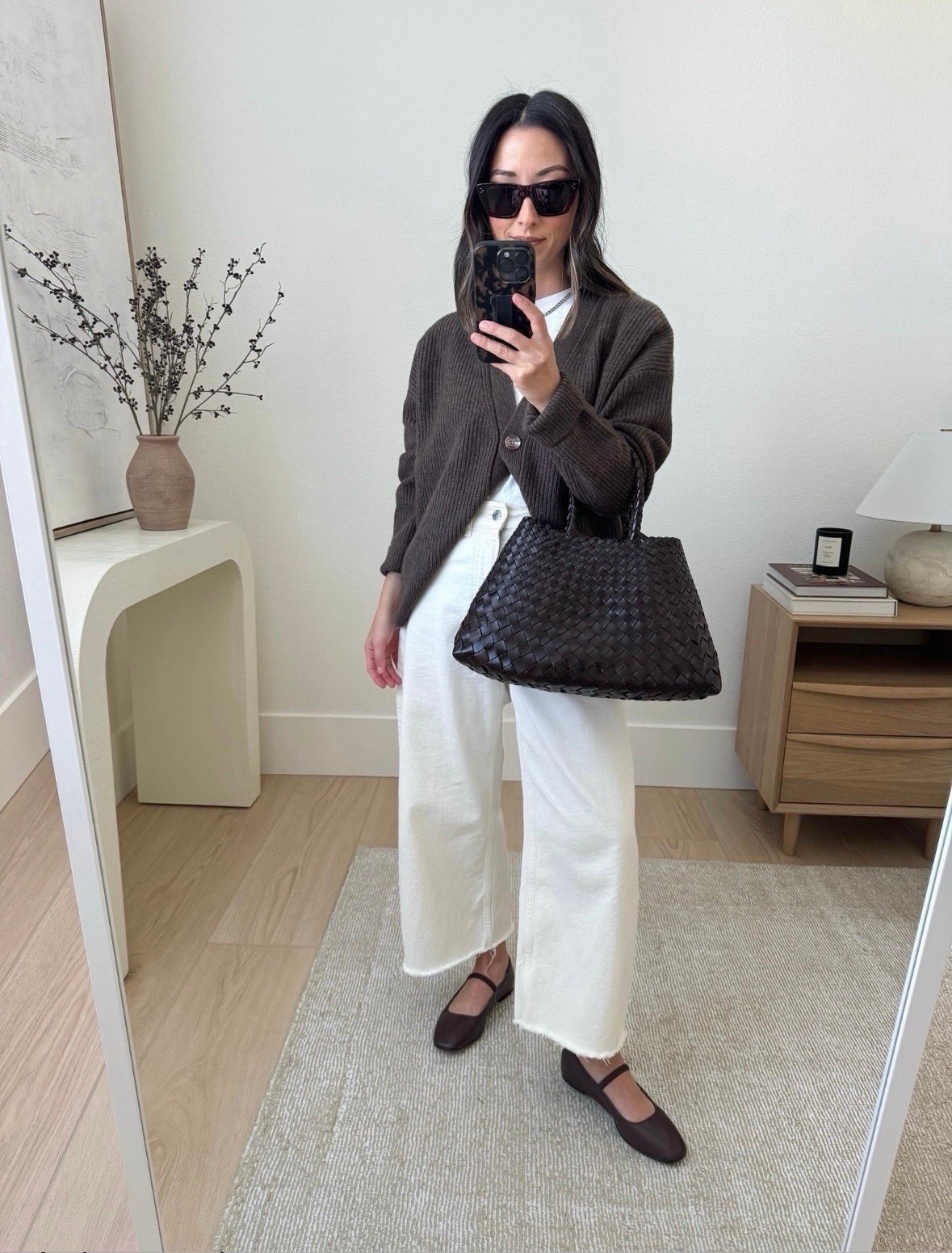 Quince cropped fisherman cashmere cardigan. Such a great length of petites. Runs oversized, could size down. 

Quince cardigan xs
Everlane tee medium
Everlane jeans 26. Cut hems. 
Madewell flats 5
Dragon Diffusion bag small
Celine sunglasses 

Fall fashion, jeans, purse, petite style, fall style 


#LTKShoeCrush #LTKItBag #LTKPetite