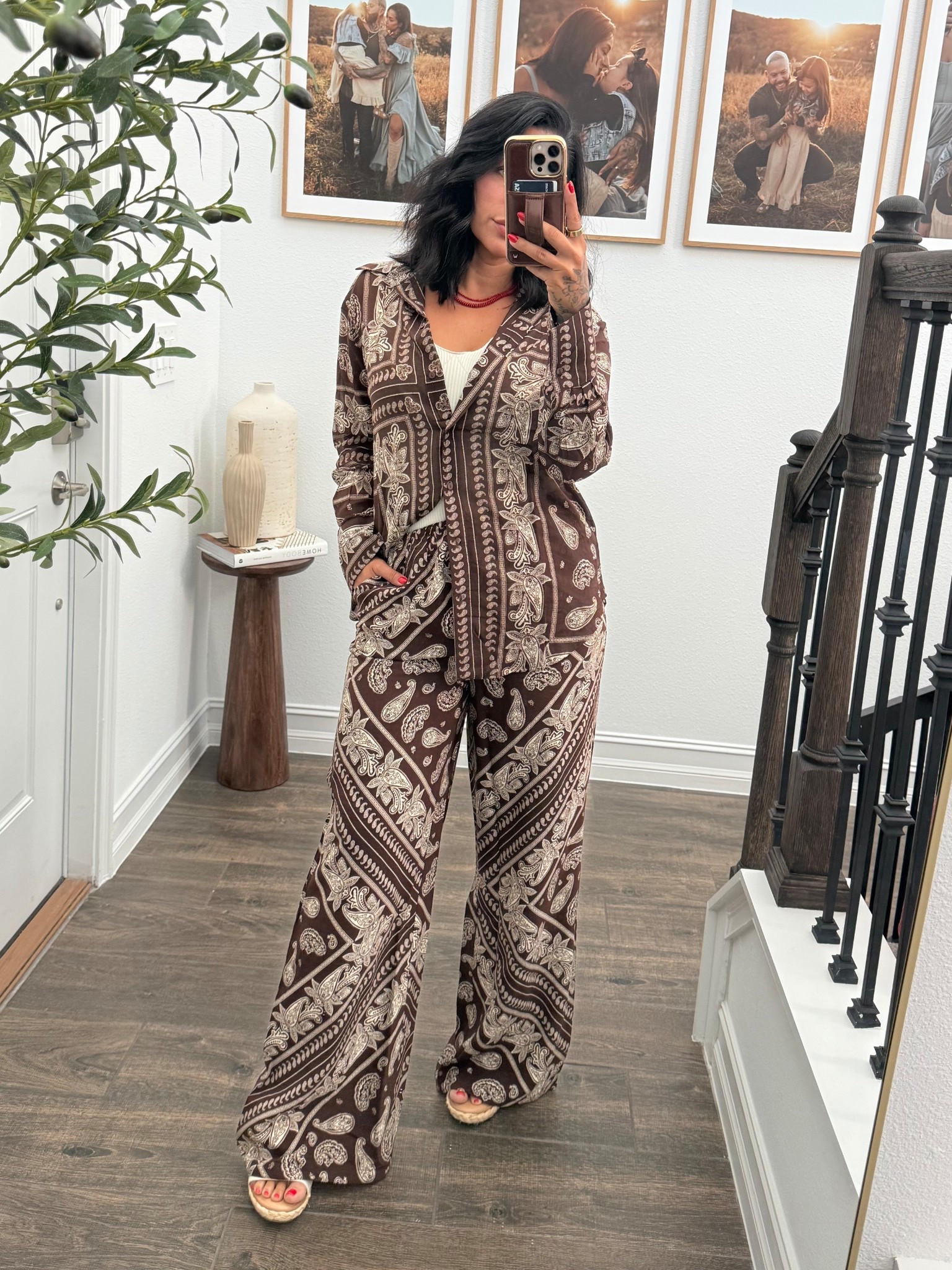 Medium top and bottom. 
Bottom ran big could do a small 