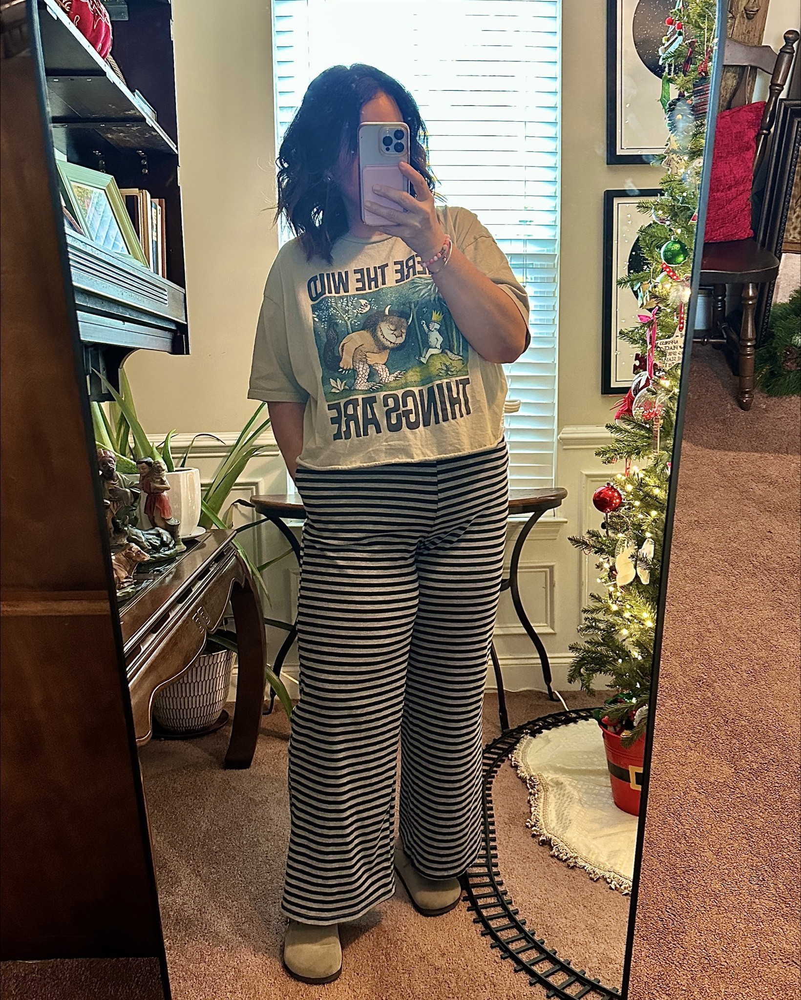 Cut up graphic tshirt and striped Amazon pants ❤️🙌🏼

#LTKootd #LTKmomlife #LTKMidsize