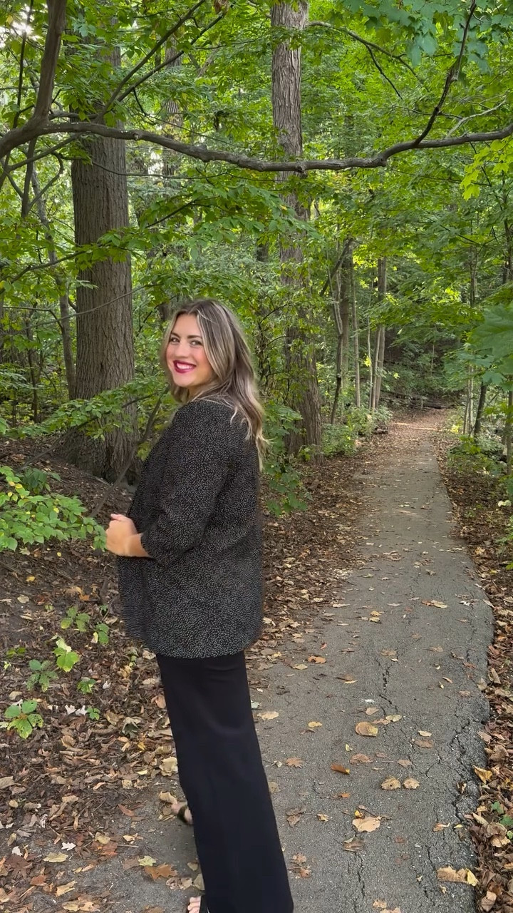 How I’m styling the brand new @american_tall ponte wide leg jumpsuit for work 🖤 

Today is an in office, happy hour, concert day. I needed an outfit that could go the full distance with me, while being comfortable, of course. Check back later to see how I transitioned from work wear to night out in the city! 

#talljumpsuit #tallfashion #americantall #tallgirlstyle #tallgirl