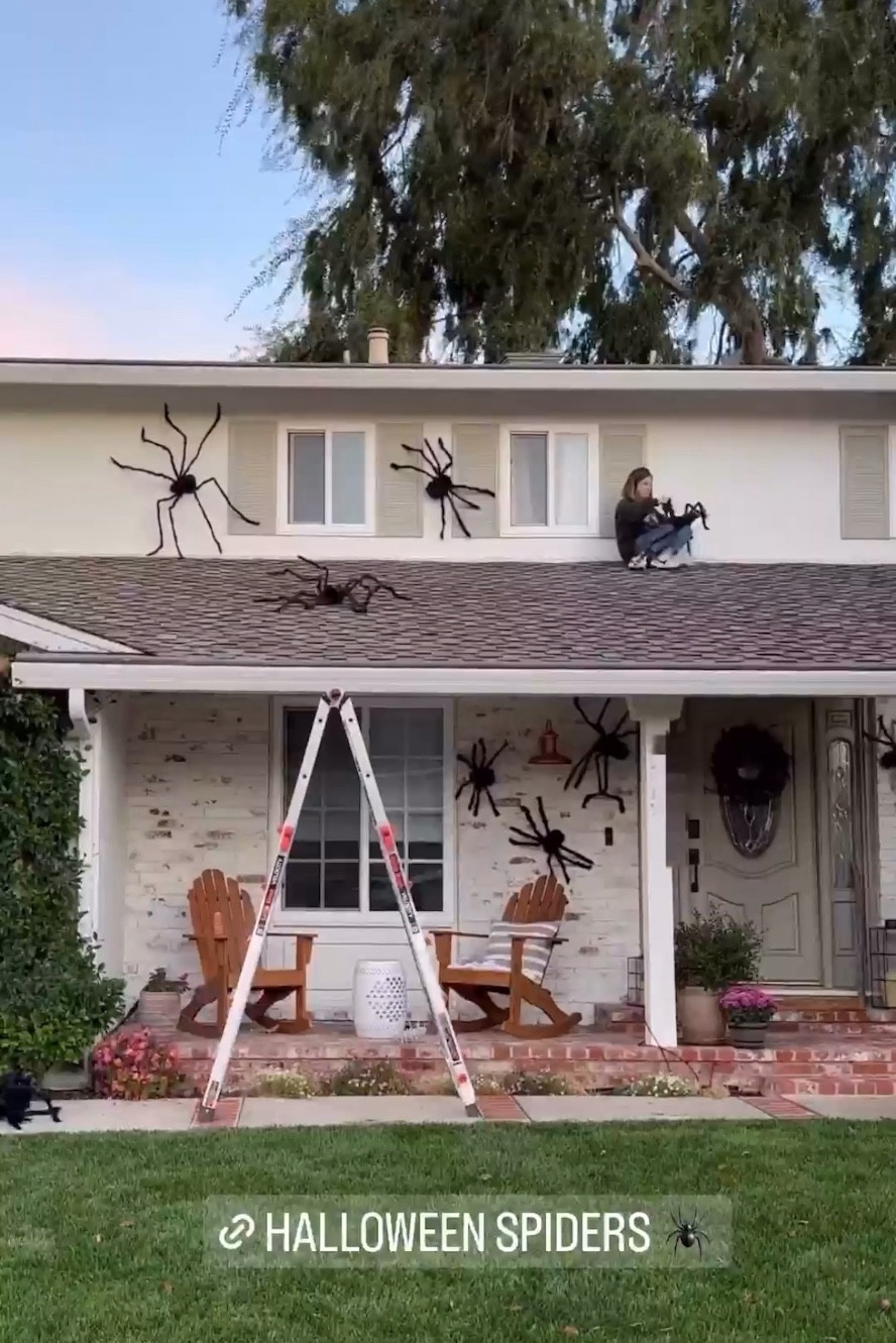These Amazon spiders were a bit! They are definitely going up this year, again. 
-
Halloween decor. Outdoor Halloween decor. Seasonal decor. Amazon find. 

#LTKVideo #LTKSeasonal #LTKHome