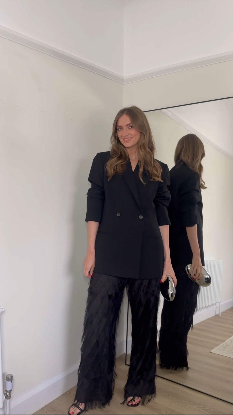 H&M holiday collection
Wearing a small in the fringed trousers
In 5ft 6 
ASOS silver box bag 


#LTKwinter #LTKpartywear #LTKuk