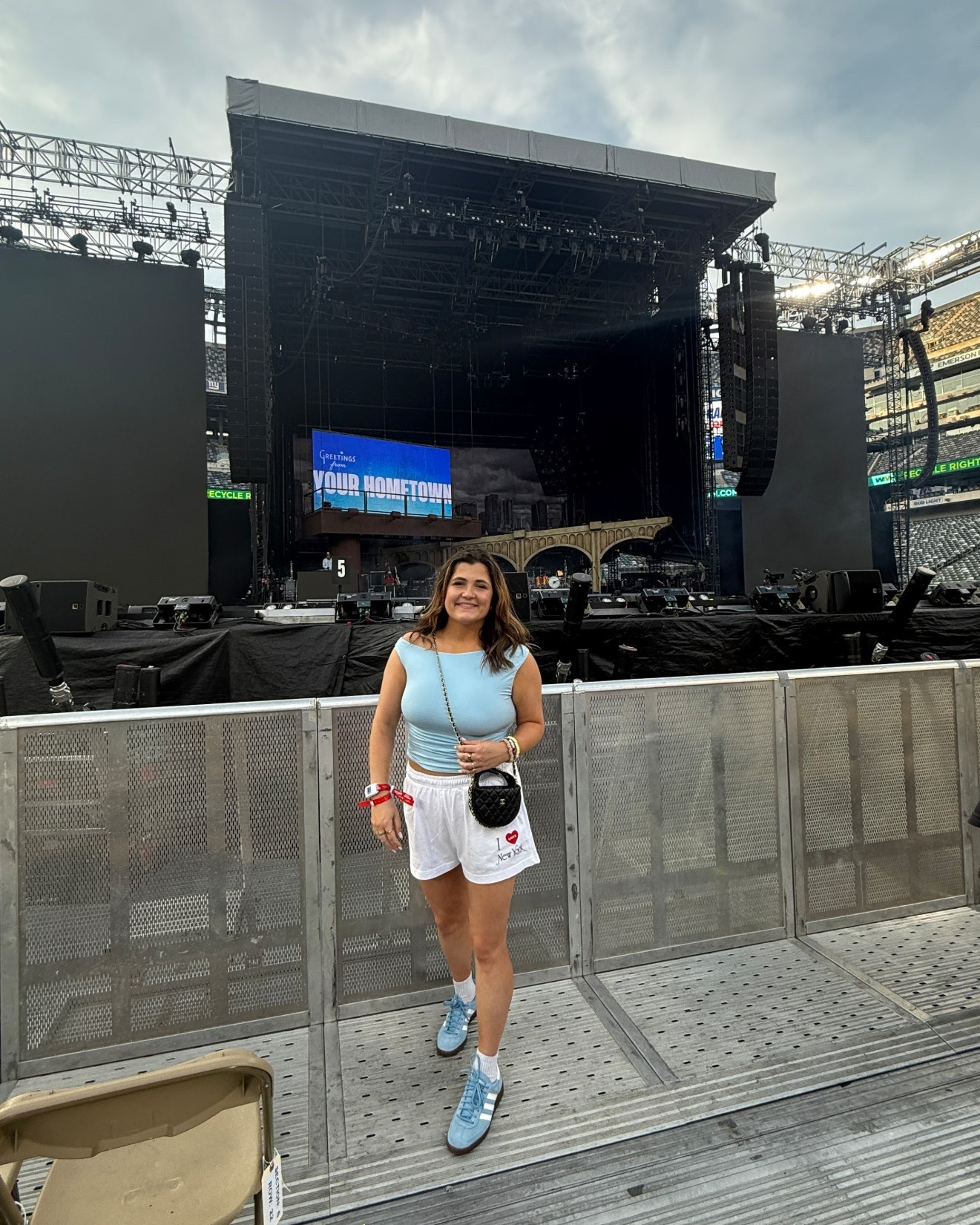 MetLife jonas brothers concert outfit