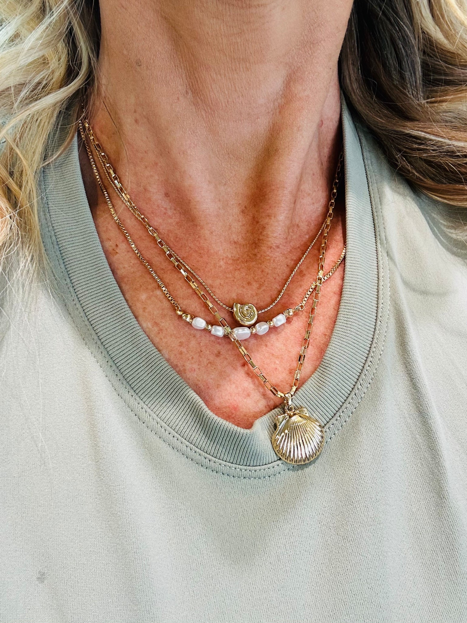 Pearl & shell drop necklace 🐚

The perfect summer / vacation piece 🫶🏽 

I linked the exact one then linked some others I love ! 
#target #targetfinds #targetjewelry #jewelry #shells #summer #pearls

#LTKFindsUnder50 #LTKFindsUnder100 #LTKStyleTip