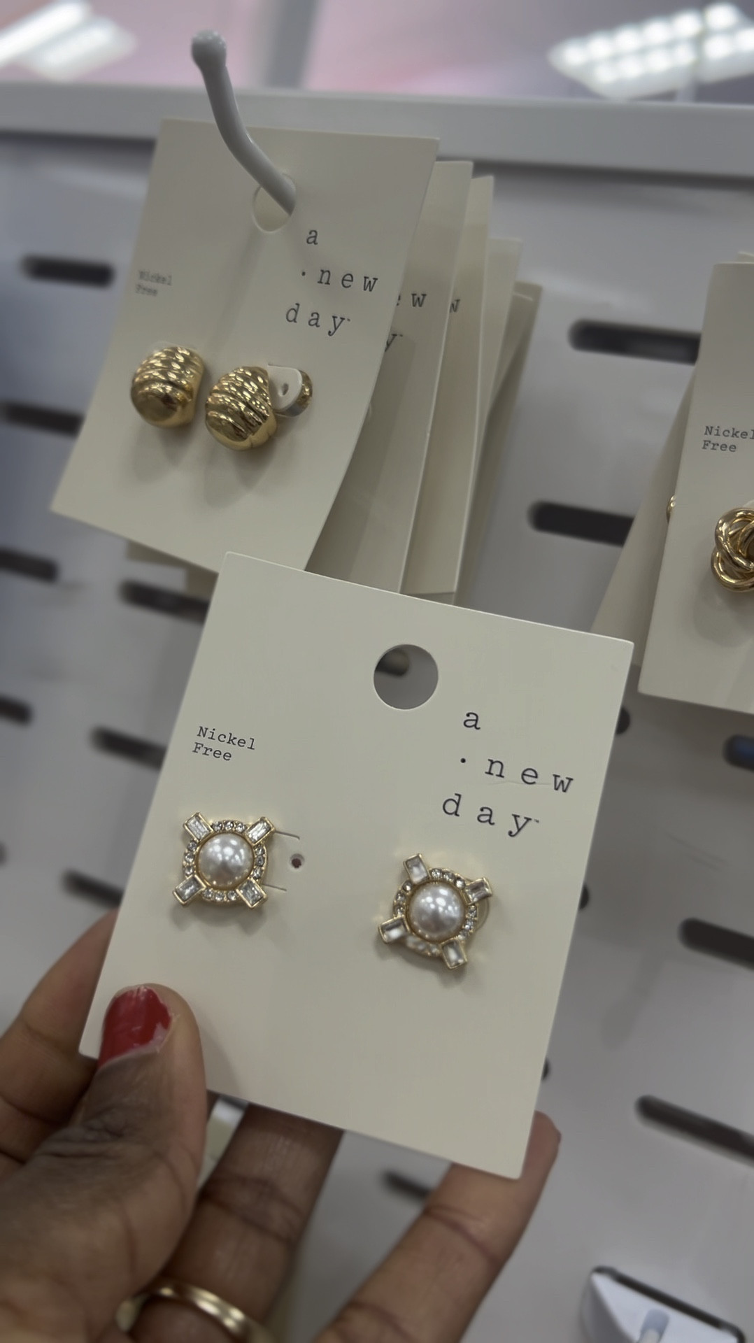 These cutesy earrings you can’t afford to miss! 



#LTKBeauty #LTKFindsUnder100 #LTKFindsUnder50