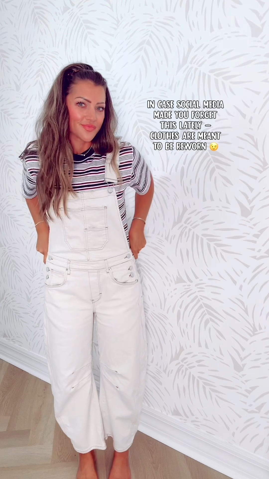 Don’t ask me how many times I repeat these overalls 😜 wearing XS overalls (size down!!) // XS tee 

Today’s mom outfit
School drop off
What to wear
Outfit ideas
Fall transition 
Pre fall 
Southern fall outfit ideas