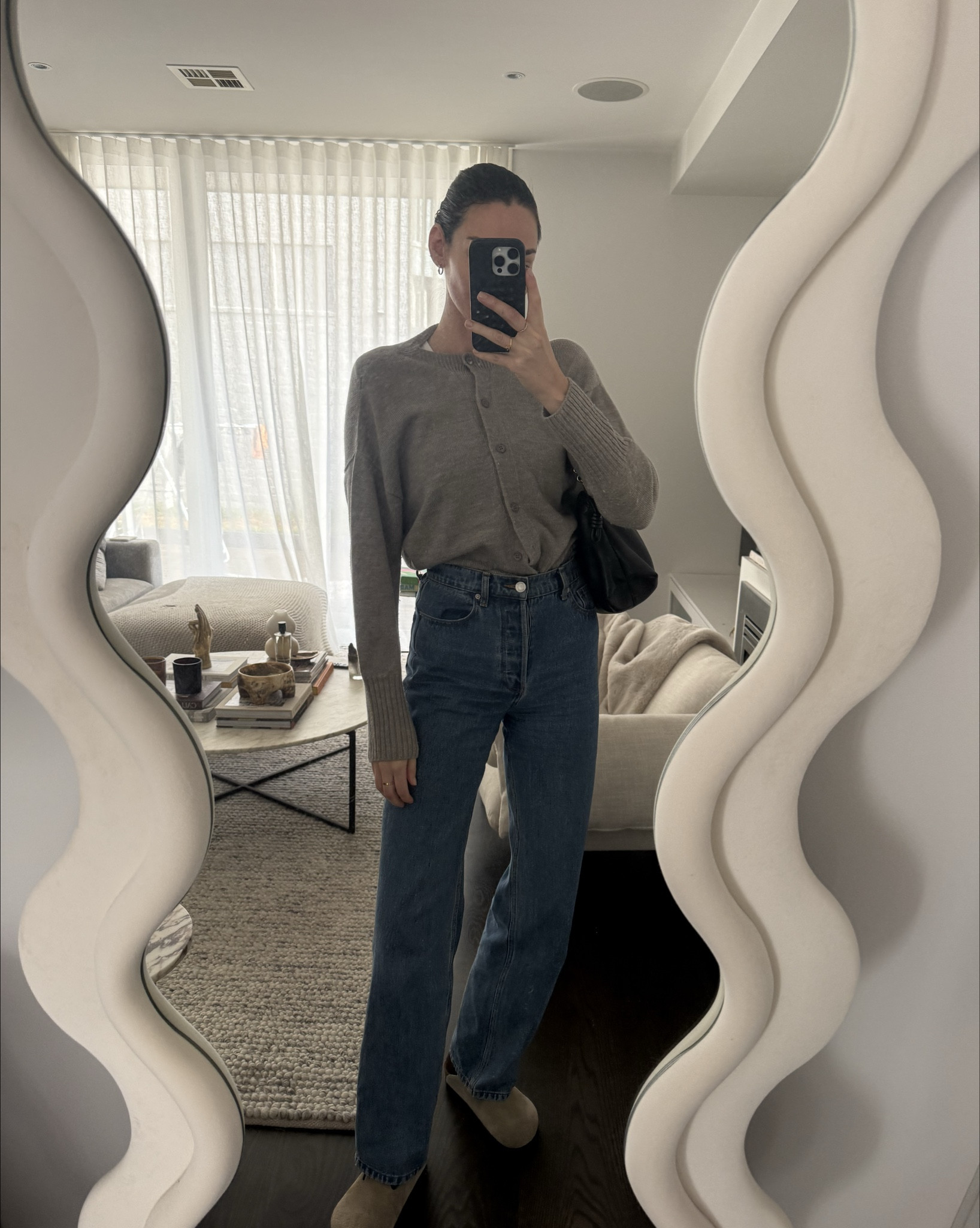 Sundays casual errands outfit:
Cashmere cardigan by Viktoria & woods
Henne Valentina high waisted denim 
Birkenstock Boston slippers in suede 
Loewe black shoulder bag 

*I’ve linked additional cardigans I’m loving from various brands 🤎

#LTKstyletip #LTKaustralia #LTKautumn