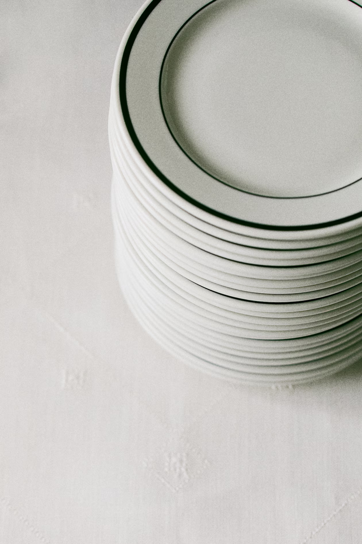 2-Pack Porcelain Medium-Sized Plates | H&M (US + CA)