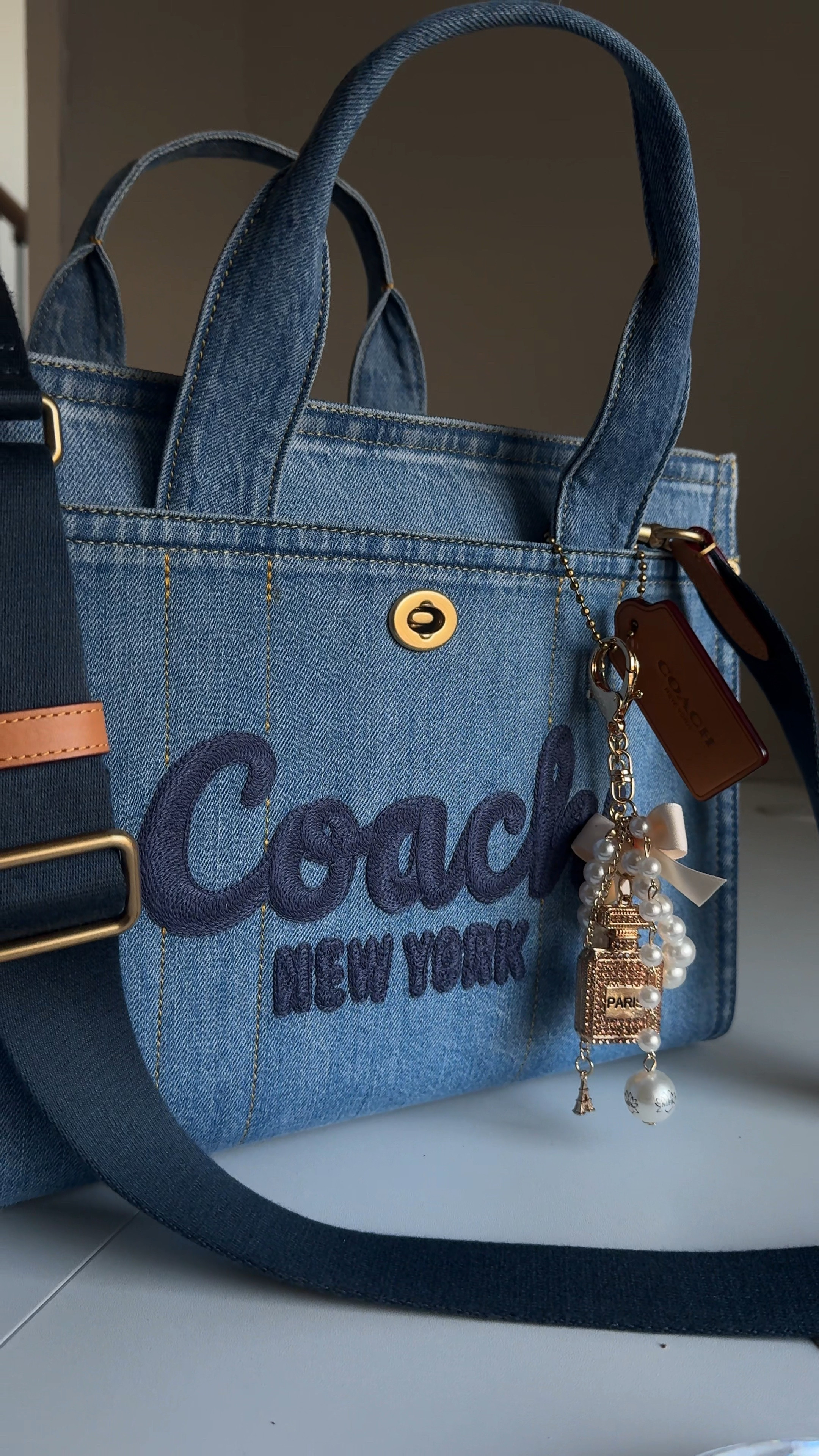Denim Coach Cargo Tote – the perfect size and a must-have for spring and summer! #amazonfinds #coachbag #bags #totes #coach #amazonfashion #denim

#LTKHome #LTKOver40 #LTKSeasonal