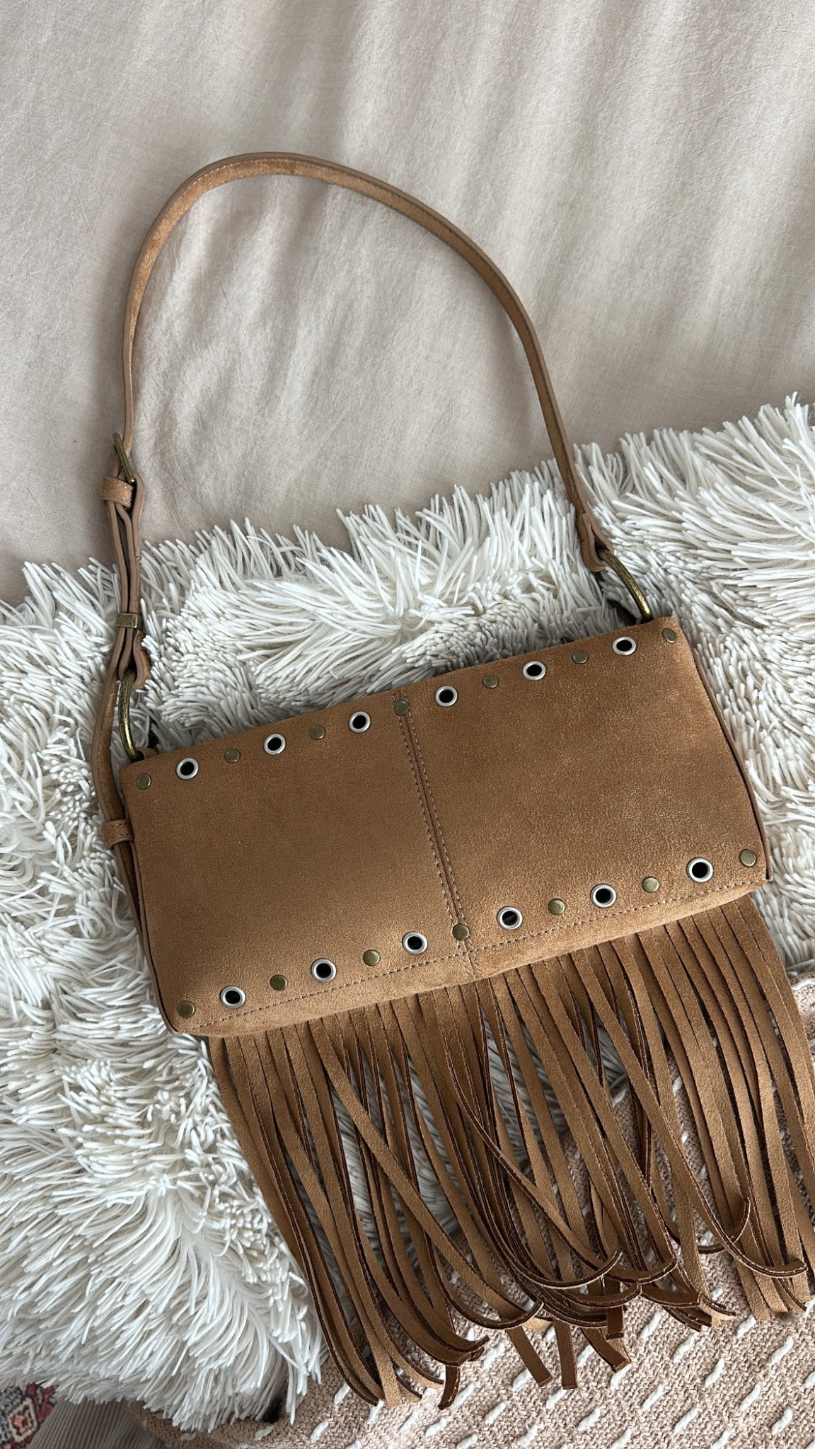Obsessed with this fringe handbag. On major sale!

#LTKootd #LTKgrwm #LTKFindsUnder100
