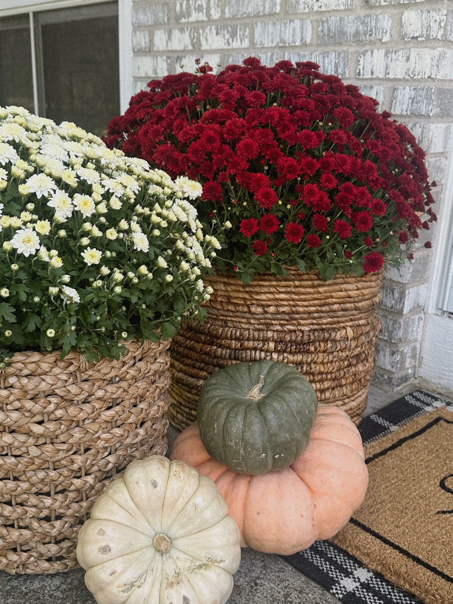 Fall porch decor 🤎

fall, fall decor, fall porch, fall 2024, decor, home decor, porch decor

#LTKHome #LTKFallSale #LTKSeasonal