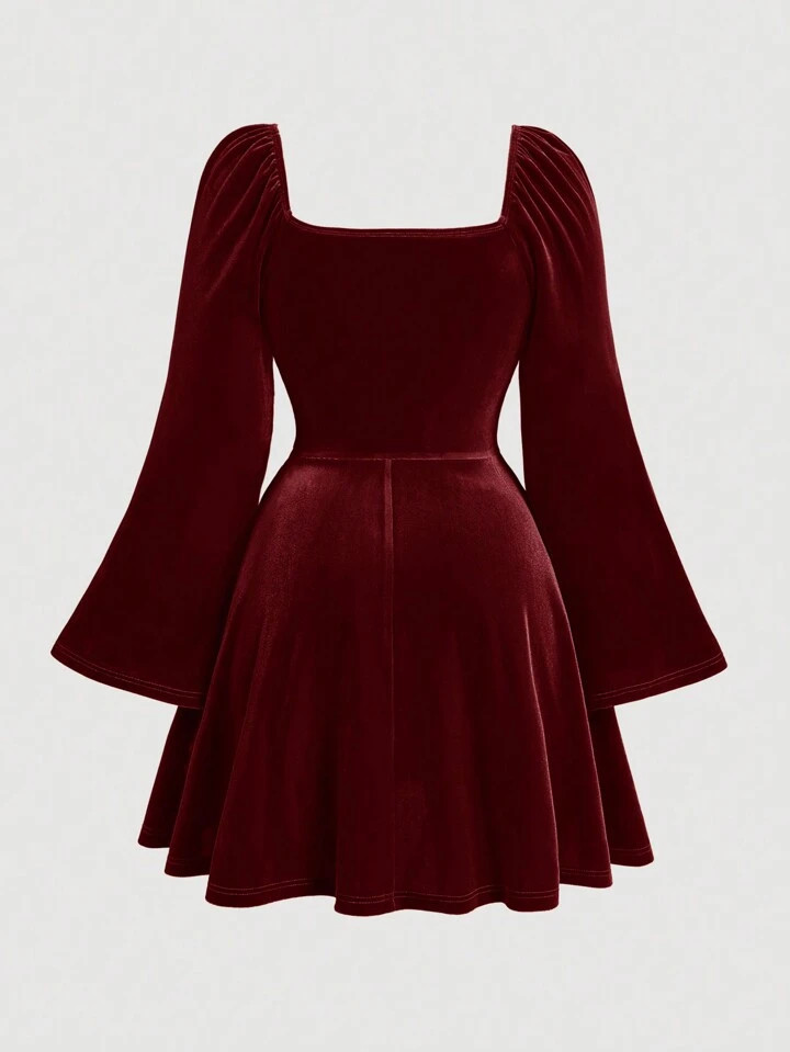 SHEIN MOD Plus Size Vintage Red Sweetheart Neck Ruffle Bust Pleated Flared Sleeve Velvet Dress | SHEIN