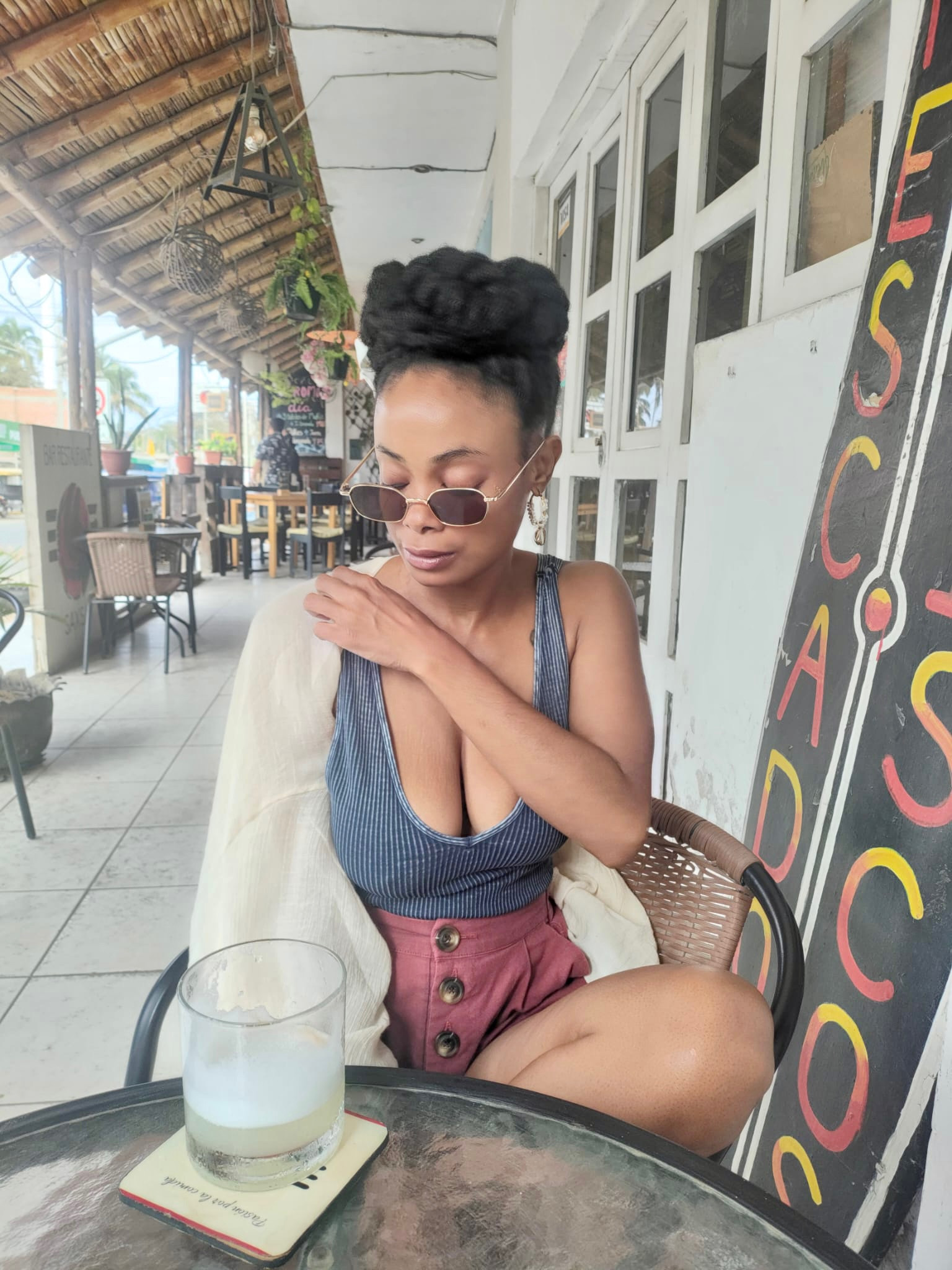 Recently, I read a Twitter post from a woman who wasn’t sure if it was acceptable for a woman over a certain age (30) to wear shorts.

Where do we get these ideas? 

You tell me & I’ll tell you where to get great shorts. 

We’re moving past the obvious (although a great denim short is a key piece, imo), & introducing lengths, cuts, & patterns that make all sorts of statements.

None of which are “you’ve aged out of shorts”. 



#LTKStyleTip #LTKActive #LTKMens