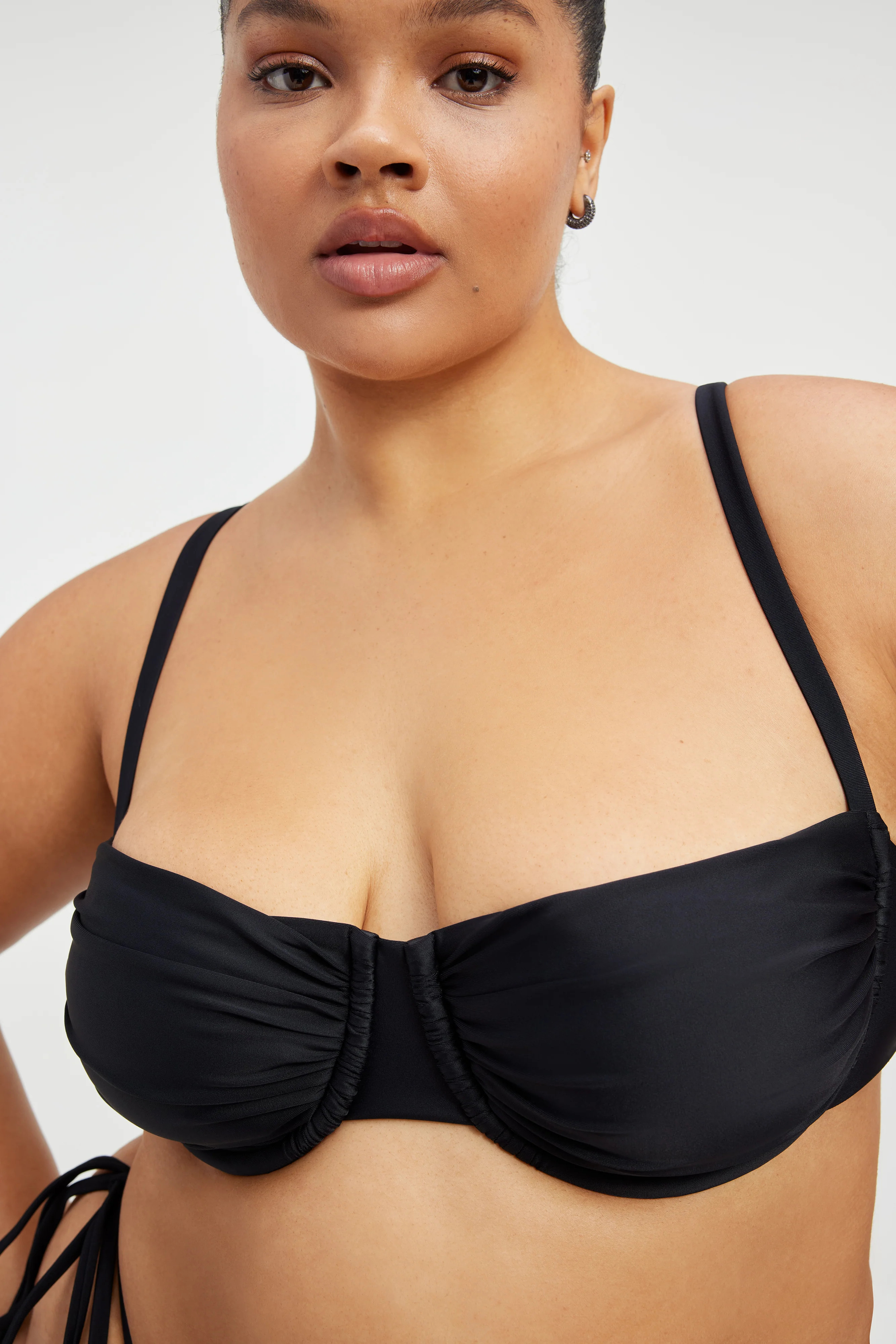 RUCHED DEMI CUP BIKINI TOP | BLACK001 | Good American