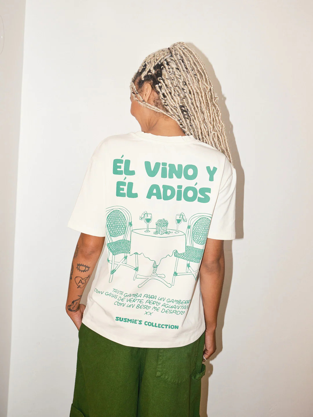 Él Vino Y Él Adiós T-Shirt
                  
                  Susmie's | Lisa Says Gah