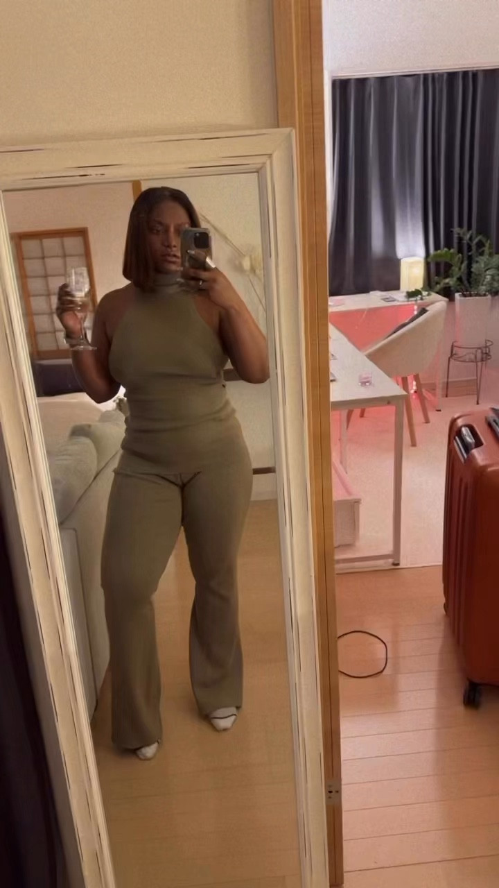 #ElevatedCasual has entered the chat! I’m wearing a L in this set (but could’ve totally went with a medium) the stretch is unmatched! A matching knit set always elevates any look while keeping you cozy. and it’s on SALE for Boxing Day! 🥳
—
#knitwear #ribbedknit #knitstyles #cozyfashion #cozyweather #knit #cozystyle #airportfashion #comfortable #flaredpants #turtleneck #cutestyle #howtowear 

#LTKmidsize #LTKstyletip #LTKSeasonal