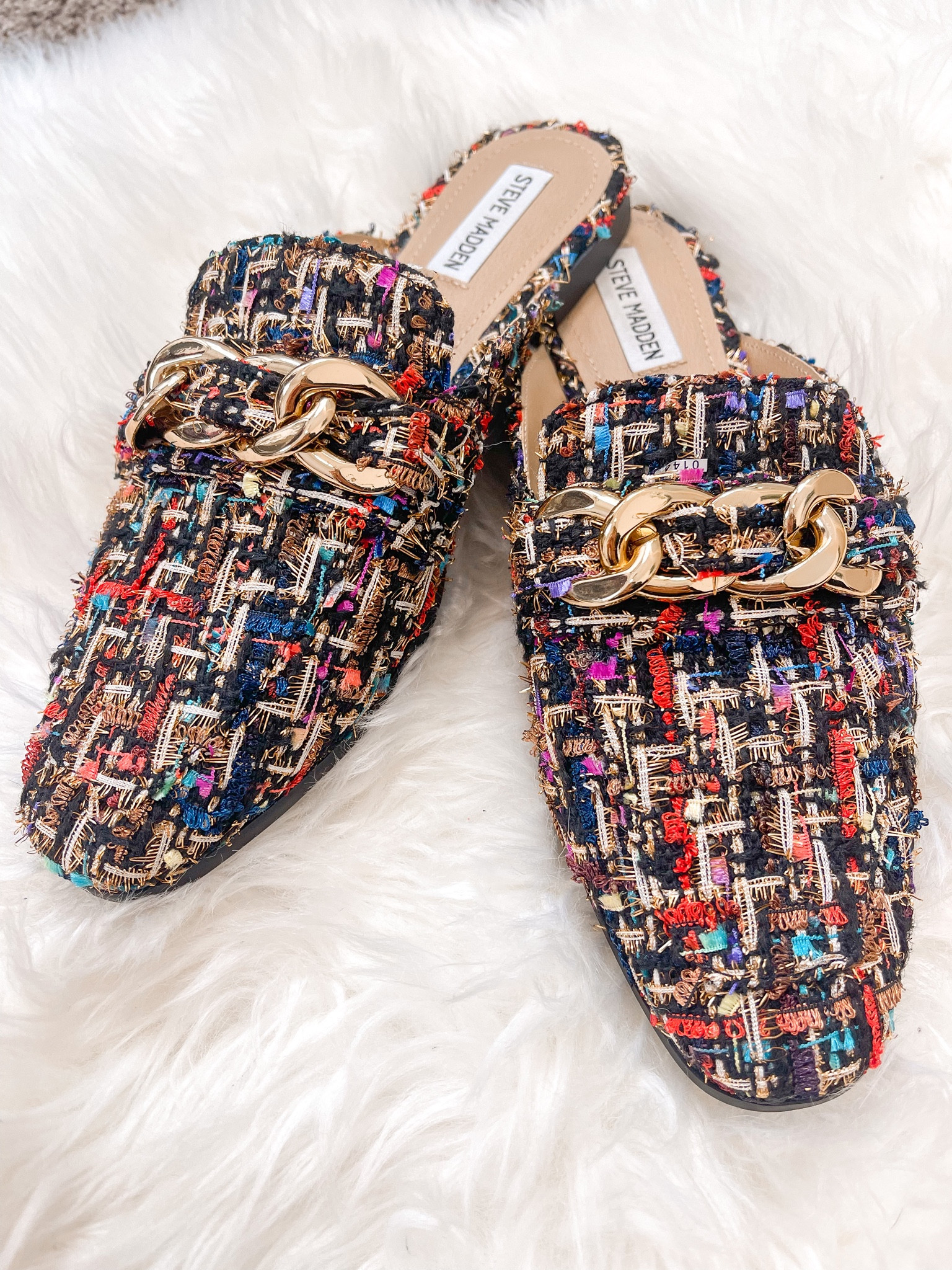 Steve Madden | mules | sale find | gold hardware | sassy shoes | dressy flats | slip on shoes | fall shoe | n. Sale | Nordstrom Anniversary sale 

Stiff toe box. Sized up .5

#LTKsalealert #LTKBacktoSchool #LTKxNSale