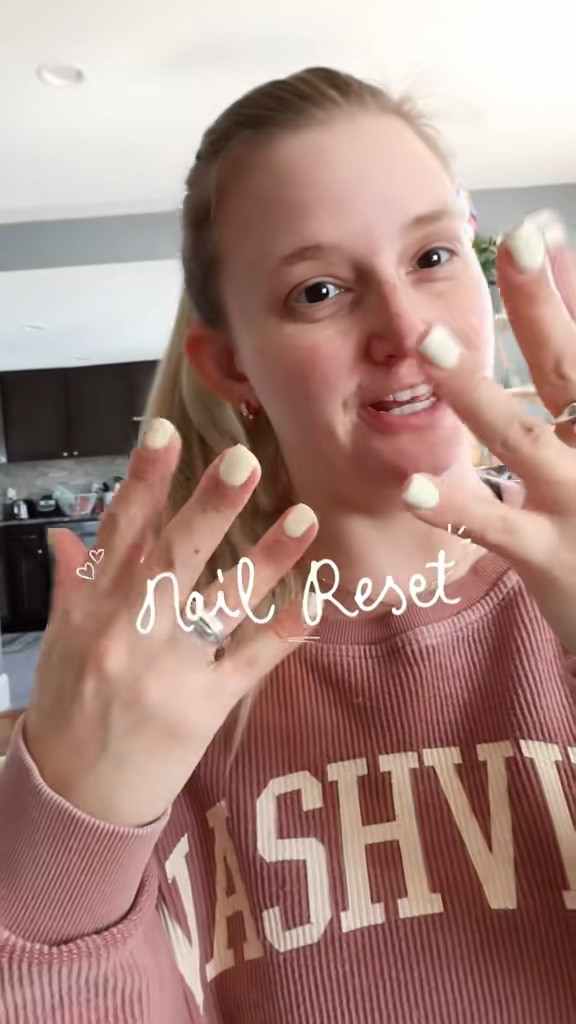 Builder gel reset "Yes Please" is THAT shade for spring @Olive & June #nails

#LTKBeauty