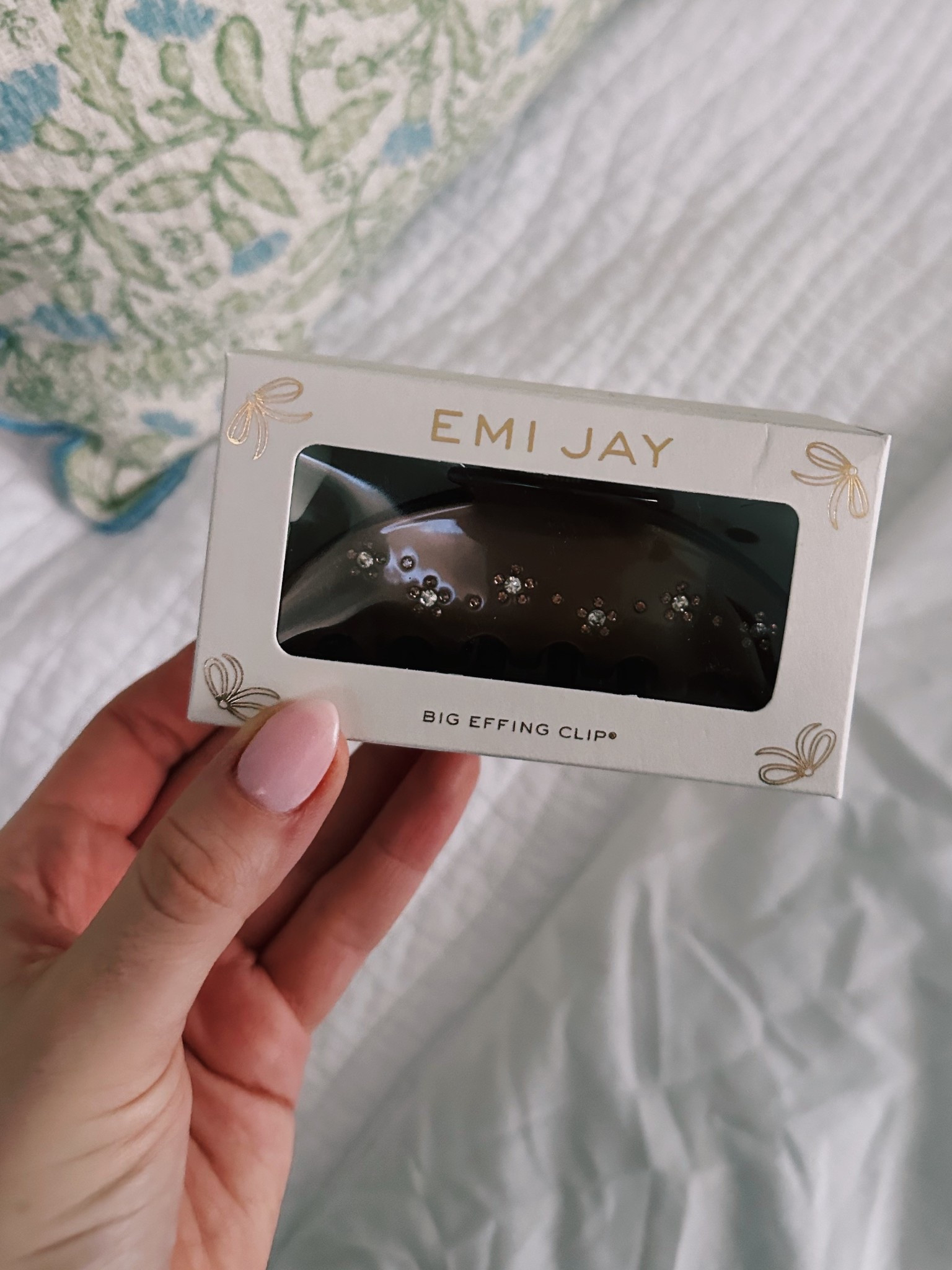 EMI JAY Seasonal Big Hair Clip on sale at Shopbop 

#LTKGiftGuide #LTKSaleAlert #LTKCyberWeek