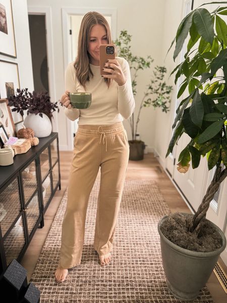 The best $34 wide leg pants! Available in 3 colors (I have all 3 😄). So cute and cozy for fall. I’m wearing a Medium.

#LTKfindsunder50 #LTKstyletip #LTKSeasonal