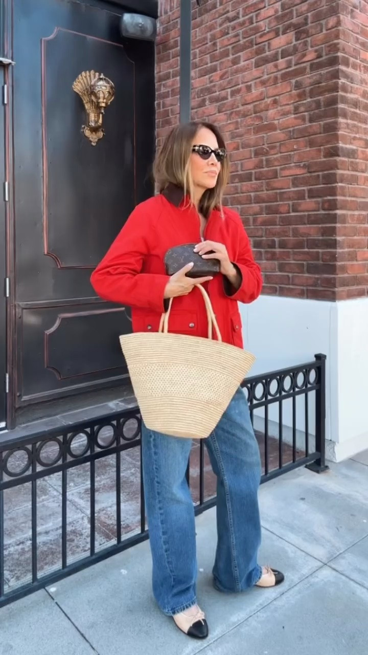 Adding a touch of red!

LolaRioStyle spring outfit ideas , casual style , chic everyday outfits,  spring wardrobe staple , what to wear,

#LTKootd #LTKgrwm #LTKdayinmylife
