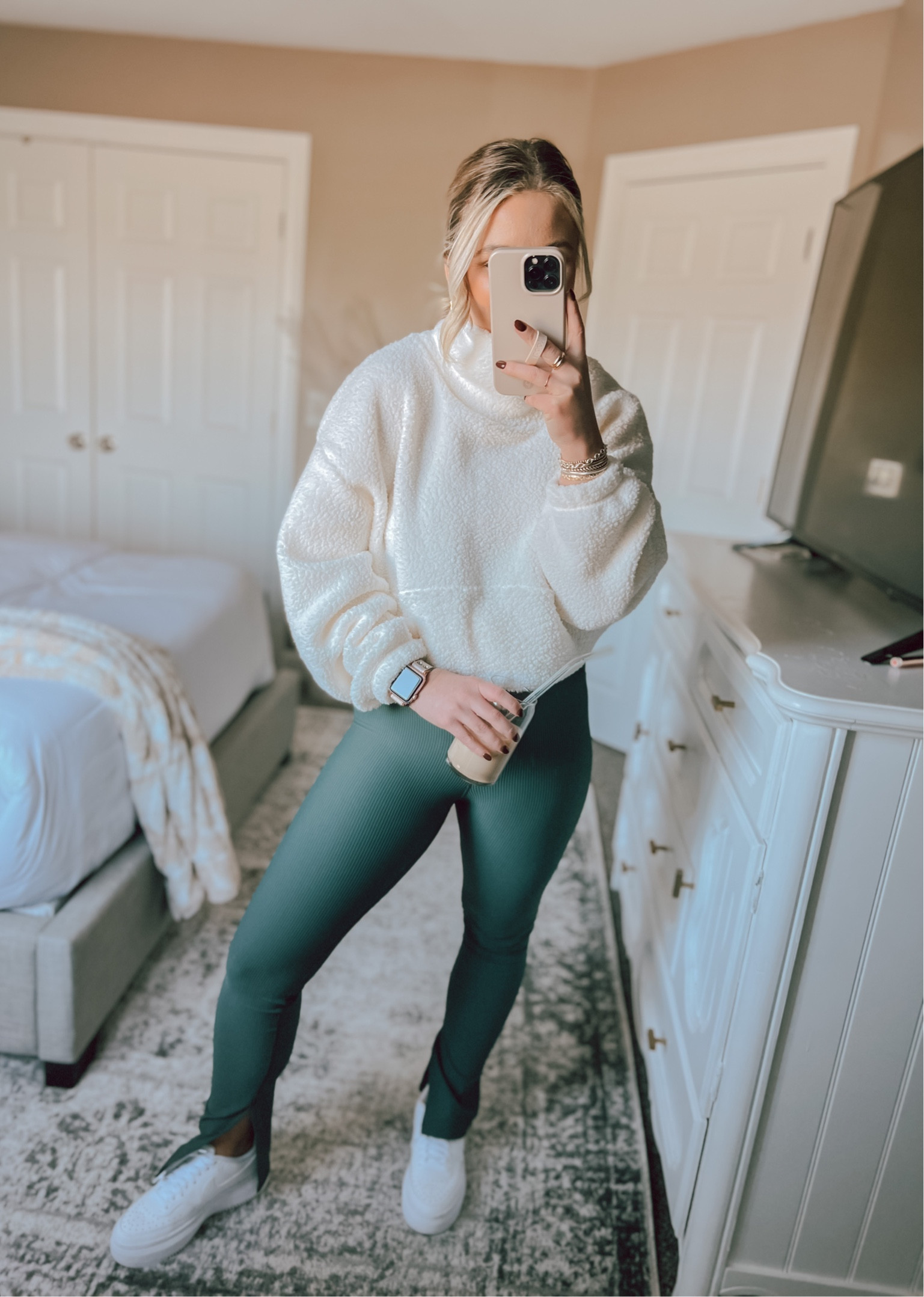 Comfy casual ootd - 40% off today 


split hem ribbed leggings / Sherpa pullover / old navy / comfy casual outfit 

#LTKunder50 #LTKsalealert #LTKSeasonal