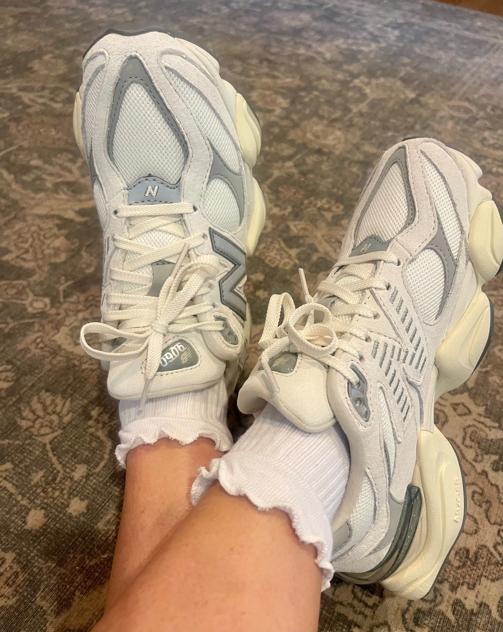 New Balance 9060 and the cutest arch support ruffle socks! 

#LTKOver40 #LTKShoeCrush #LTKStyleTip