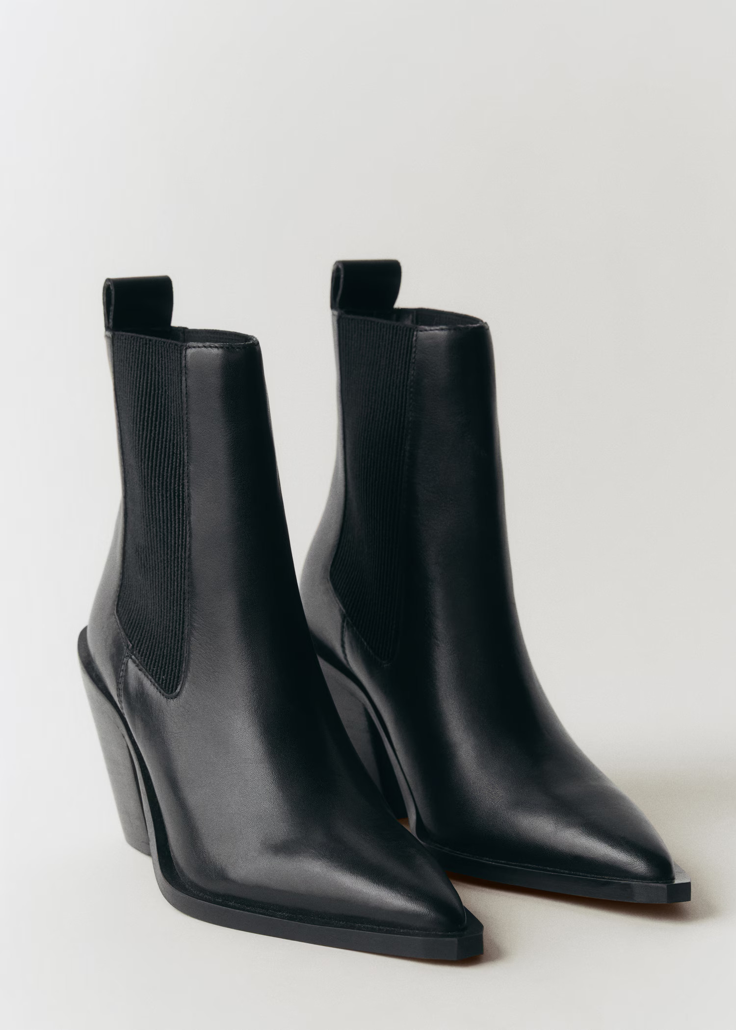 Leather pointed ankle boots - Women | MANGO USA | MANGO (US)