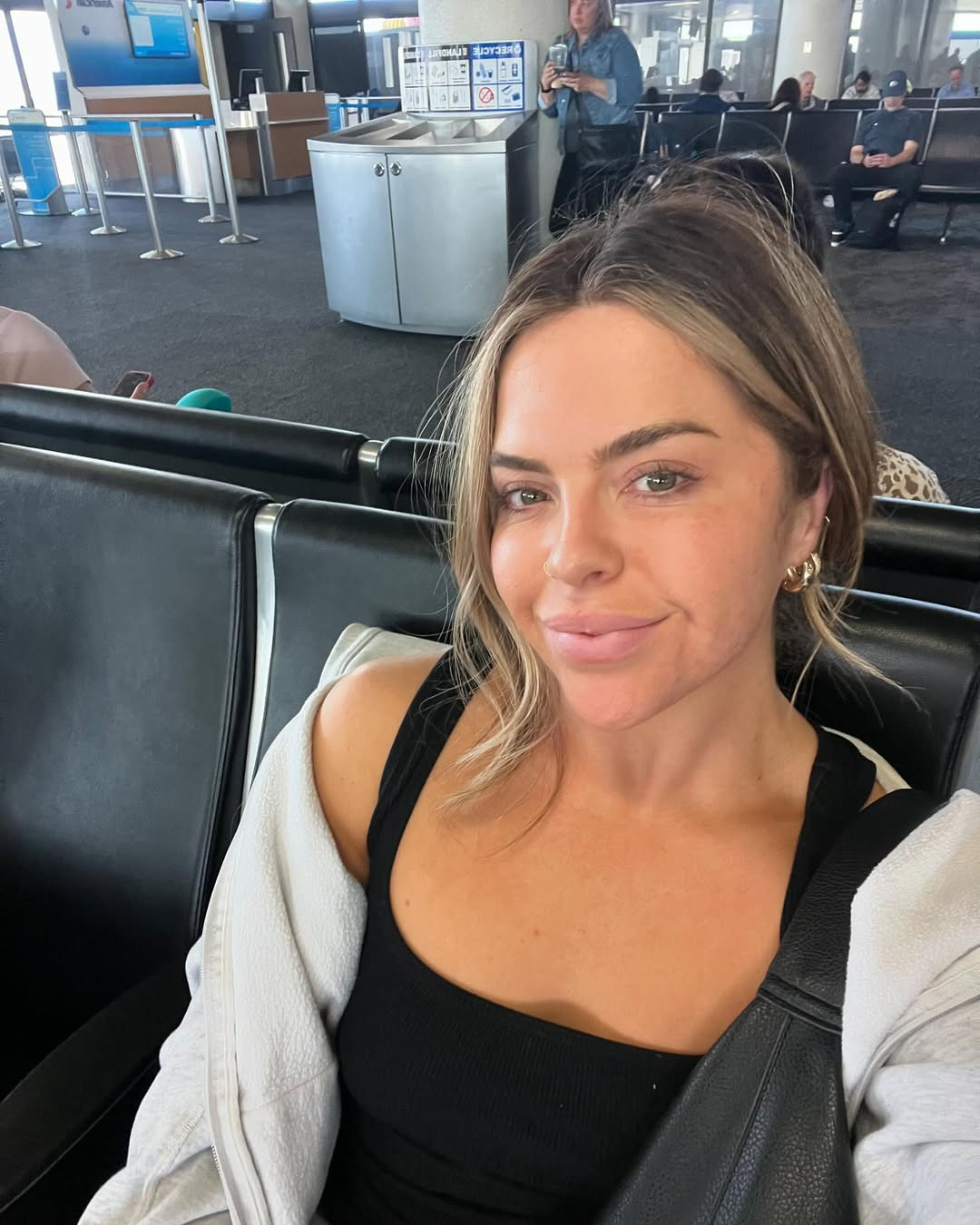 Airport travel OOTD! 

 #LTKFindsUnder100 #LTKStyleTip #LTKTravel