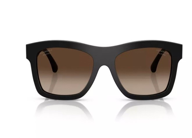 Black sunglassess

#LTKSeasonal #LTKStyleTip #LTKOver40