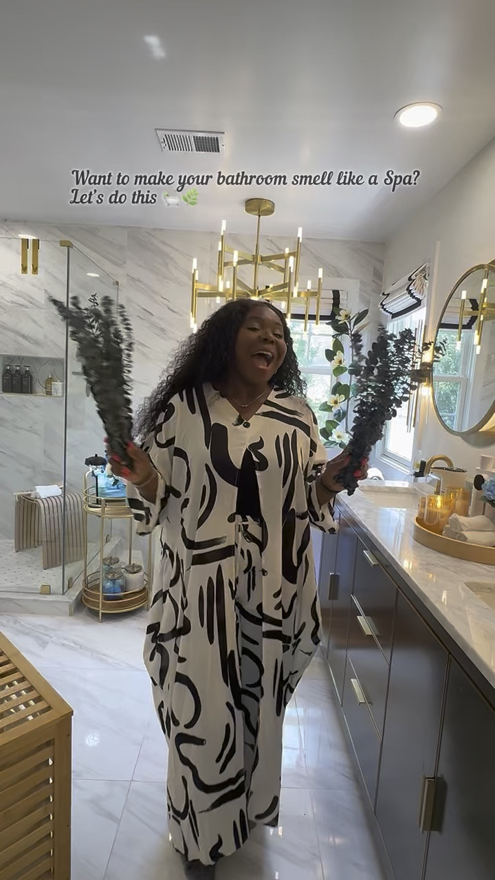 As spring cleaning approaches I’m sharing some of my favorite ways to keep that bathroom smelling so fresh and so clean 🧽 

#LTKHome #LTKSaleAlert