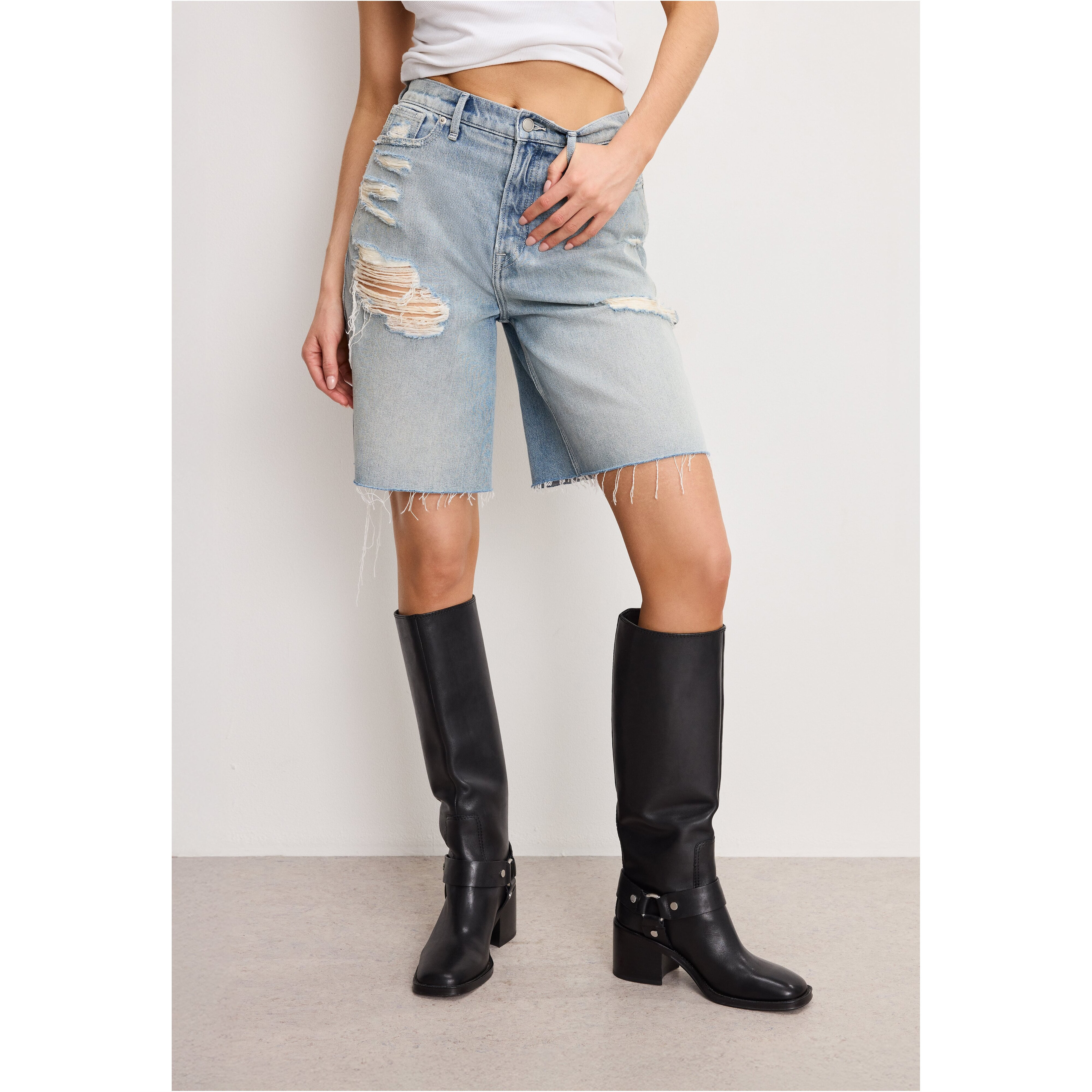 Women's Good Extreme Barrel Shorts | Indigo, Size 00 | Good American by Khlo� Kardashian | Good American