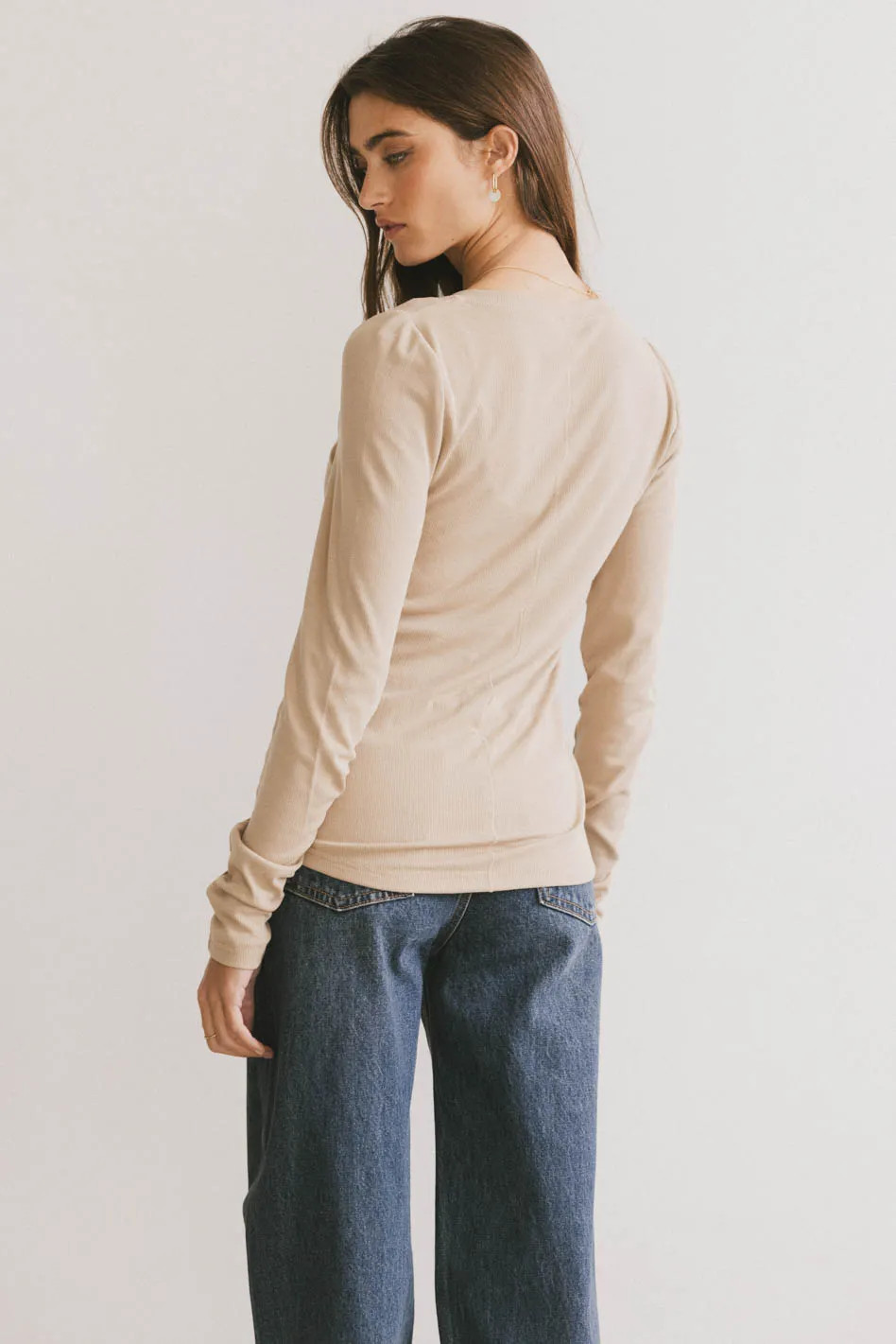 Ivanna Henley Top in Taupe | Böhme US