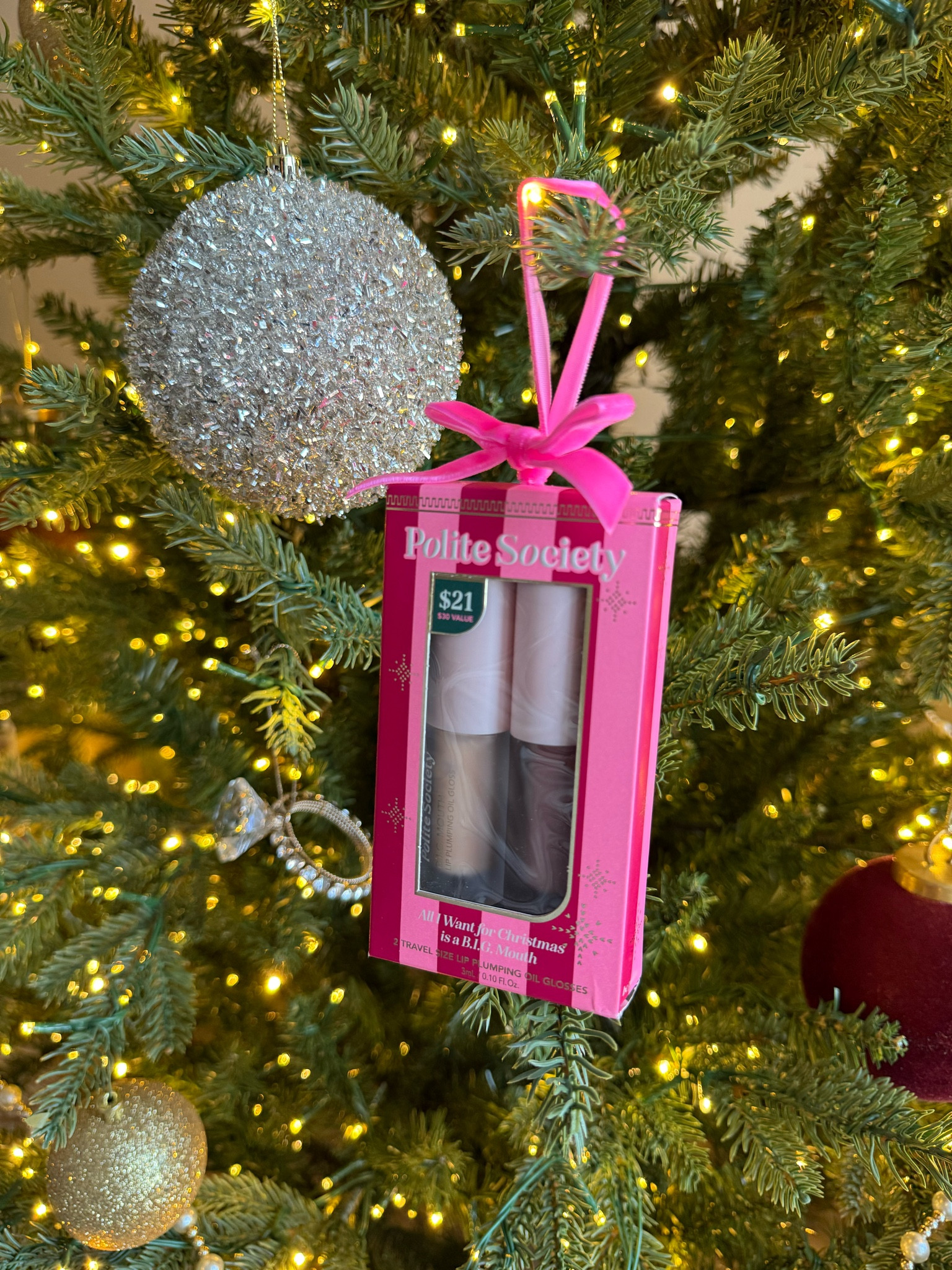 These lip oils provide a serious plumping effect! Love the clean ingredients, too! $30 value for $21 plus 20% off that makes for great holiday gift giving! 

Gifts for her, stocking stuffers, beauty lovers, teen girl gifts, gift guide #ad

#LTKGiftGuide #LTKCyberWeek #LTKBeauty