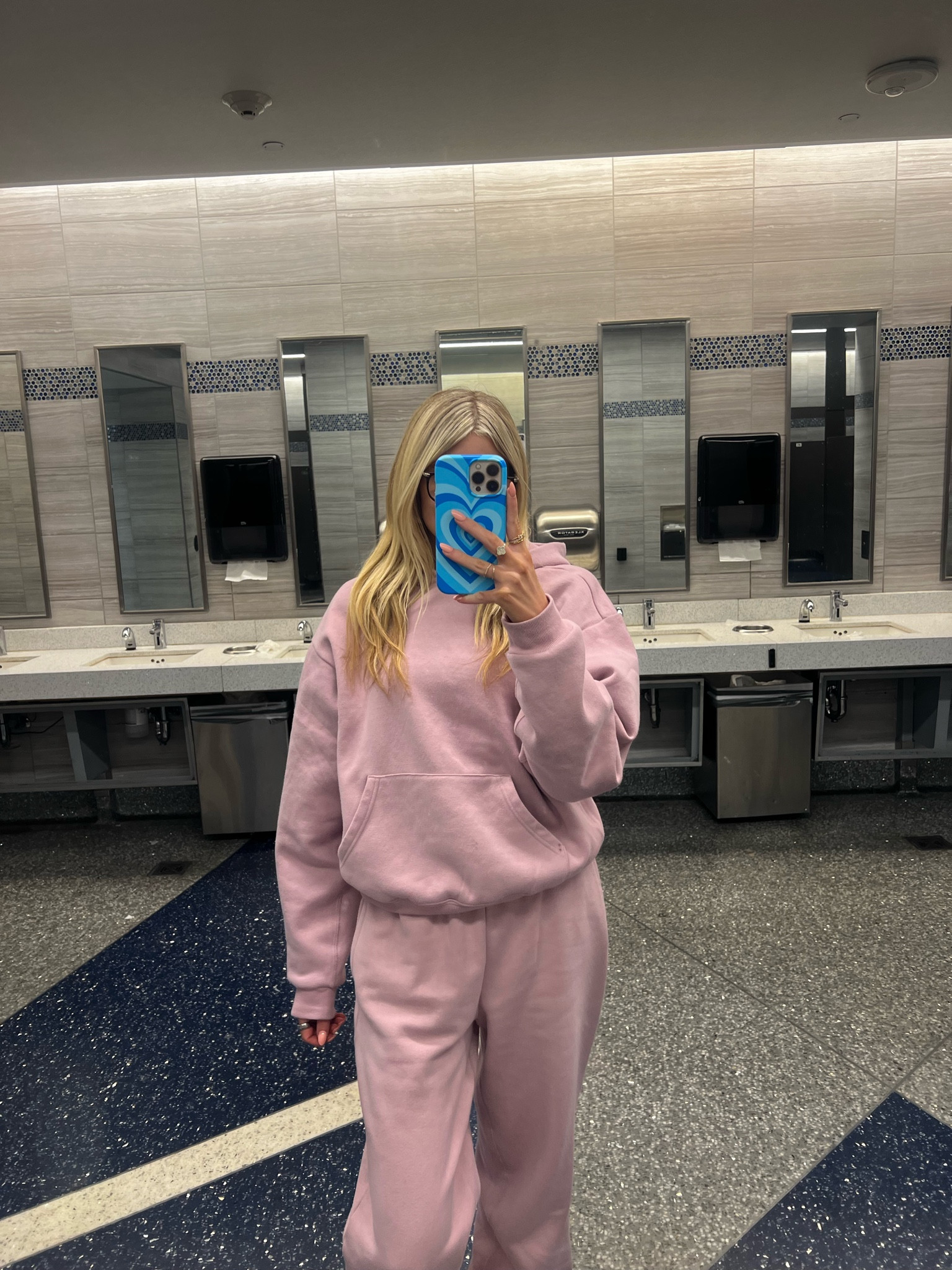 comfy and cozy sweat set matching set sweatpants sweatshirt set comfy set two piece set comfy 2 piece set skims set skims comfy set 

#LTKTravel