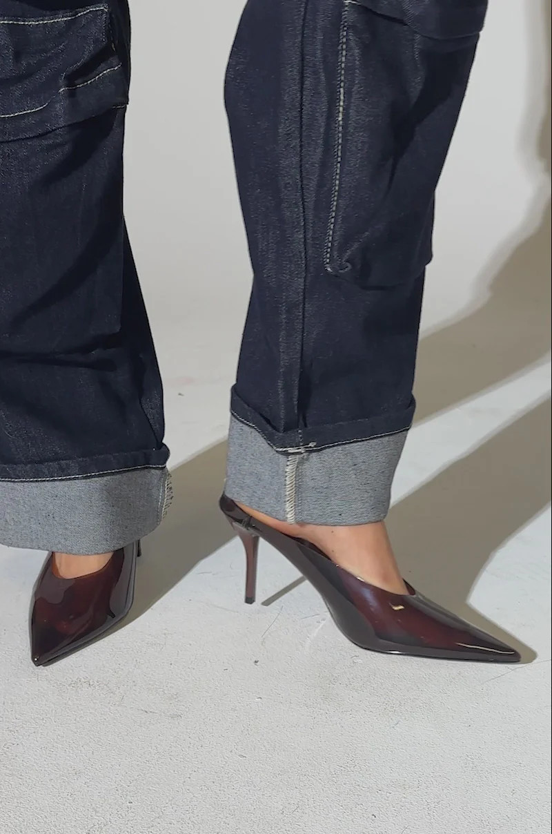 AZALEA WANG EEMIL BROWN PUMP STILETTO | AKIRA