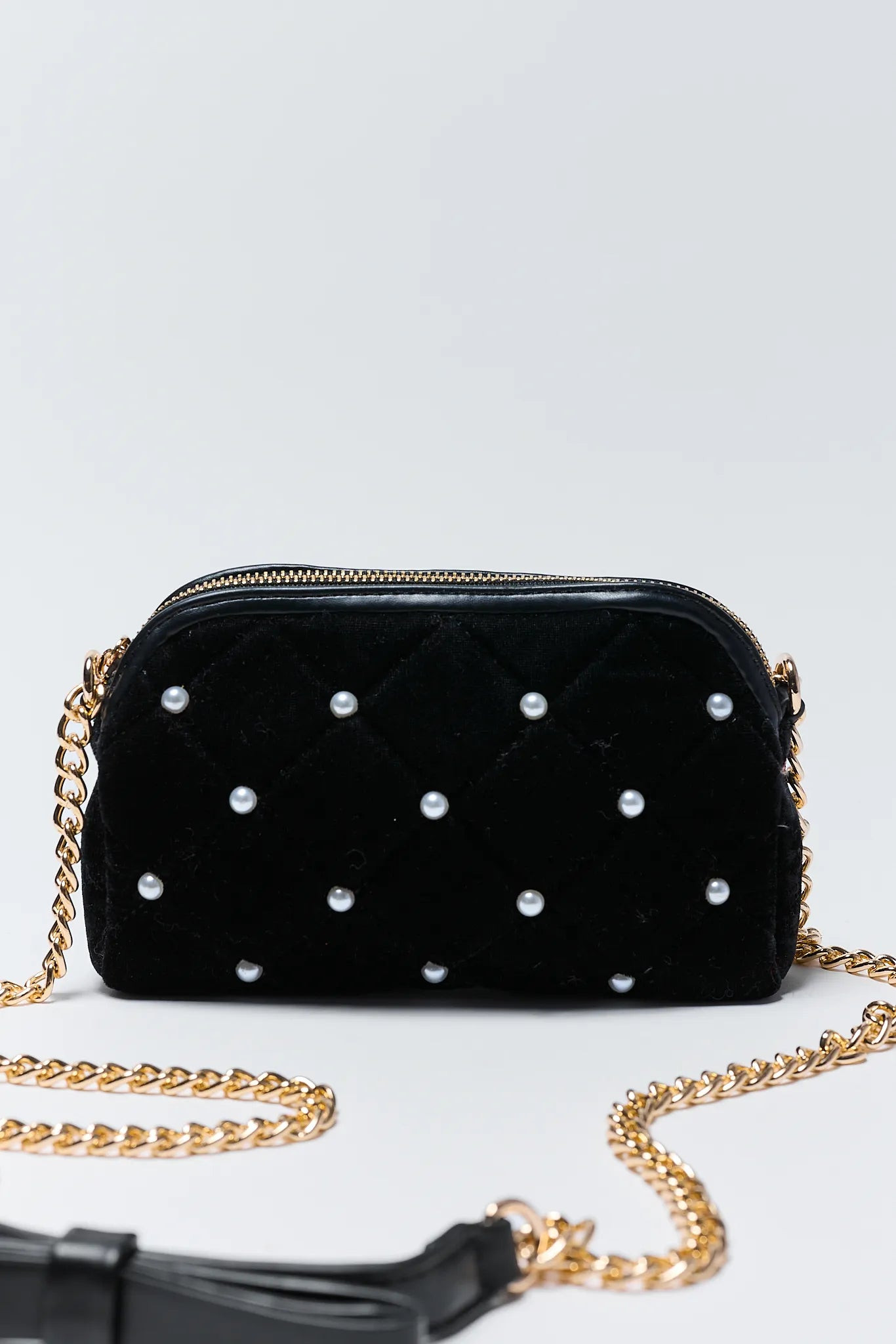 Amy Black Pearl Crossbody Bag | Avara