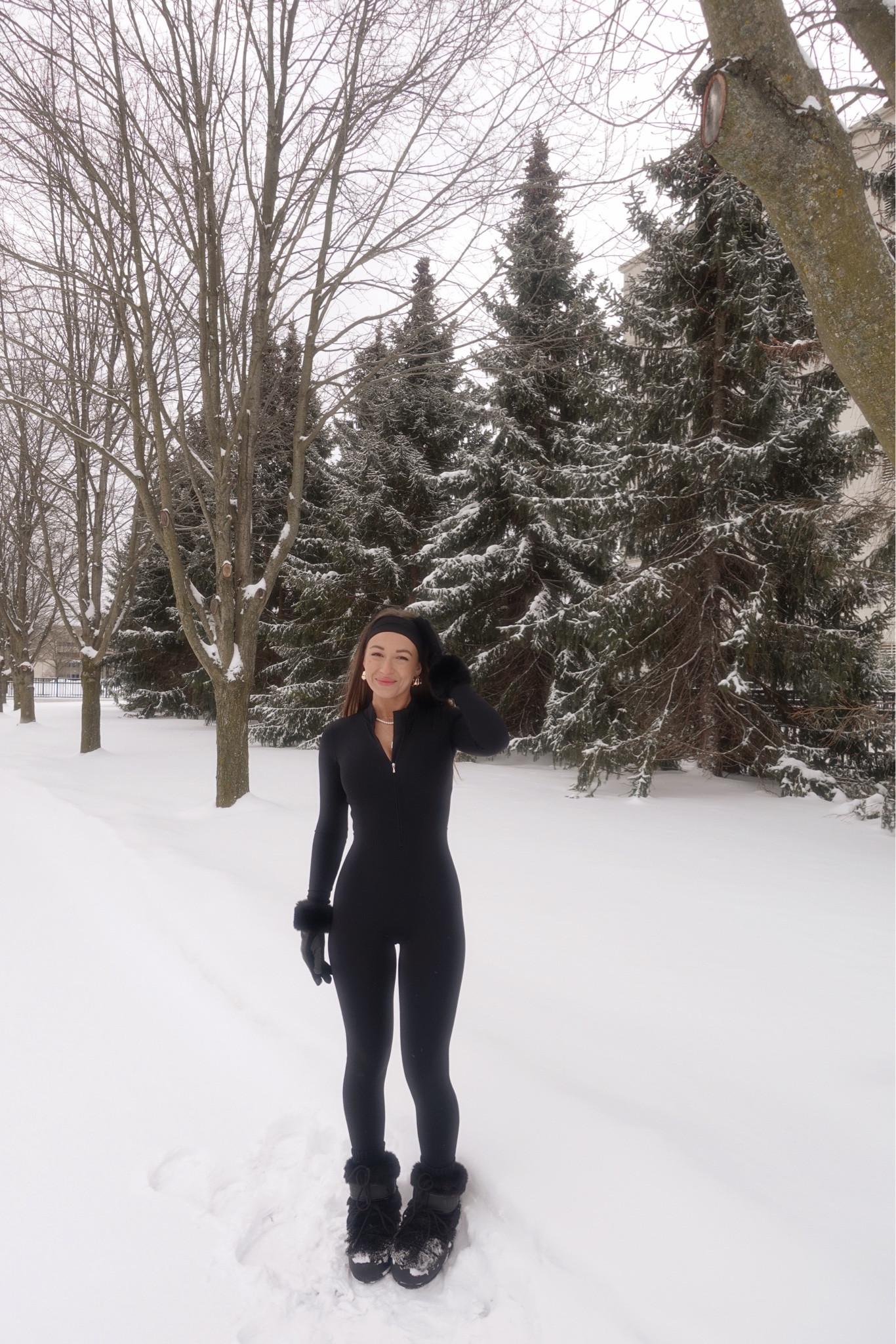 size small bodysuit
36-38 boots (usually a 7)
