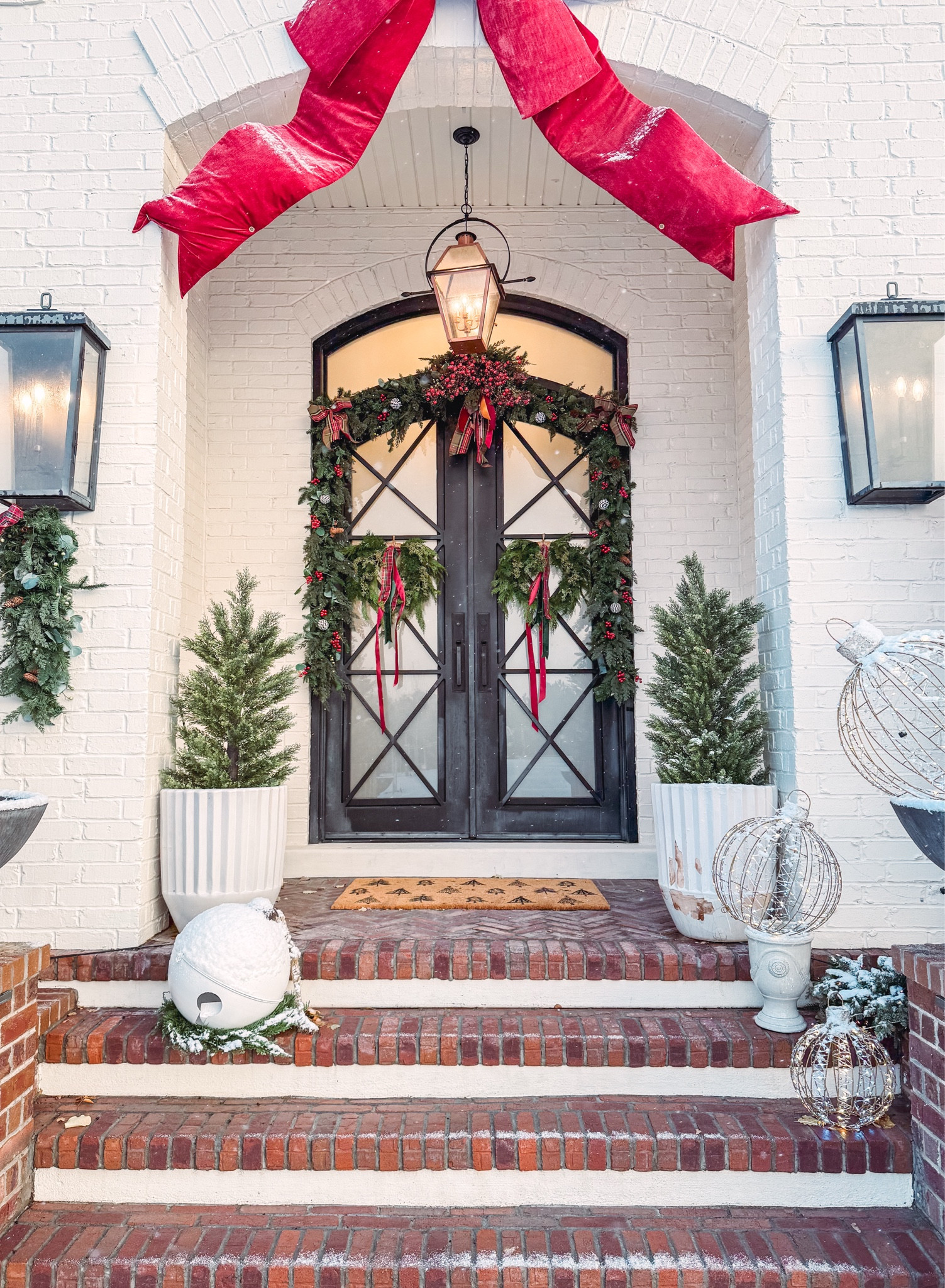 My entire holiday porch is on sale for cyber week @wayfair- up to 70% off, fast shipping.
Real touch wreaths
Garland
Giant red outdoor bow
Cedar topiaries
Fluted pots
Copper hanging lantern
Coat rack
Christmas tree door mat
Giant light up yard ornaments
Giant jingle bell.
#wayfairpartner #ad #paidlink #wayfair