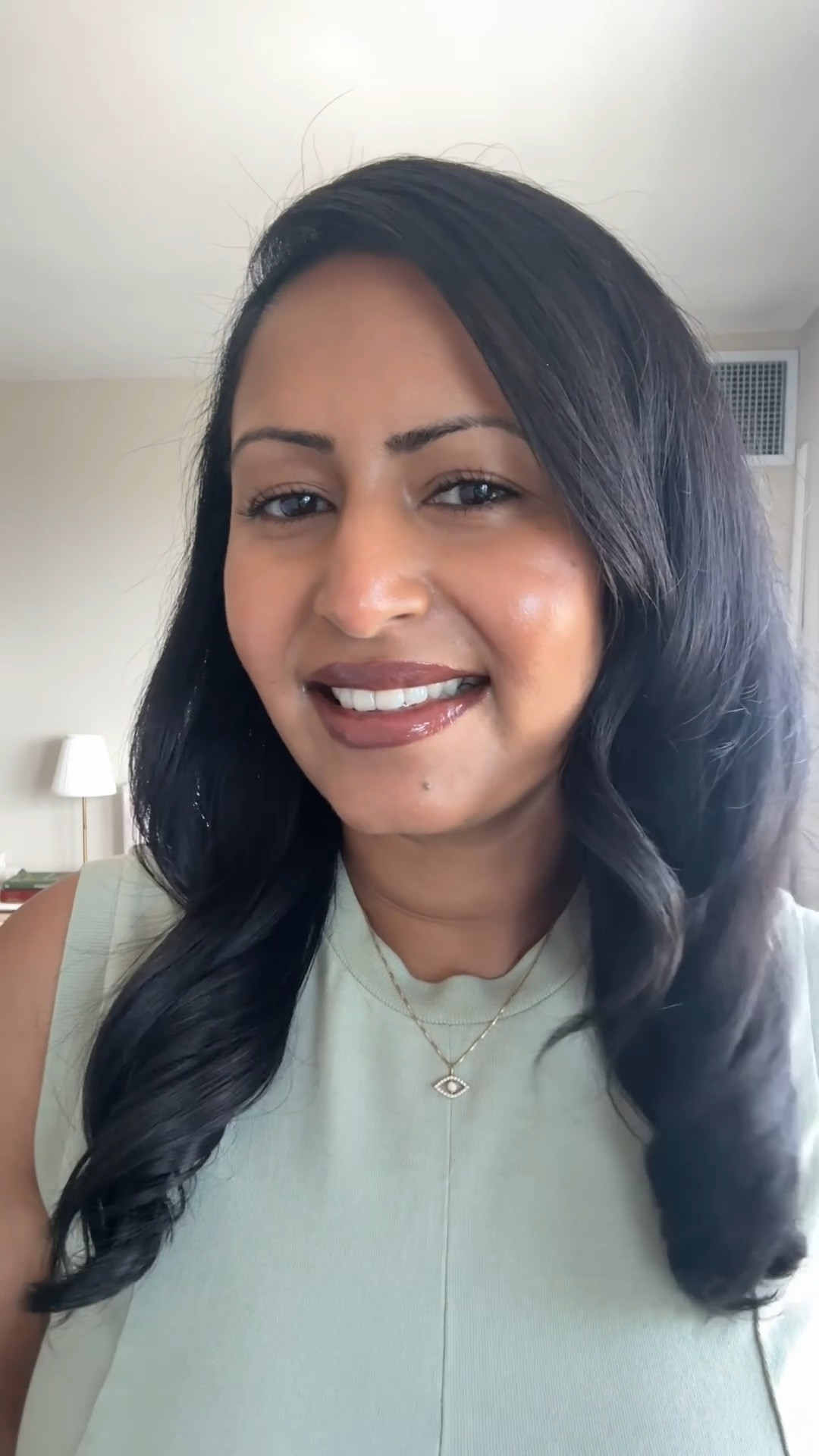 Summer natural, lightweight, glowy, hydrated, and breathable no makeup makeup look 👀

#LTKgrwm #LTKBeauty #LTKSeasonal