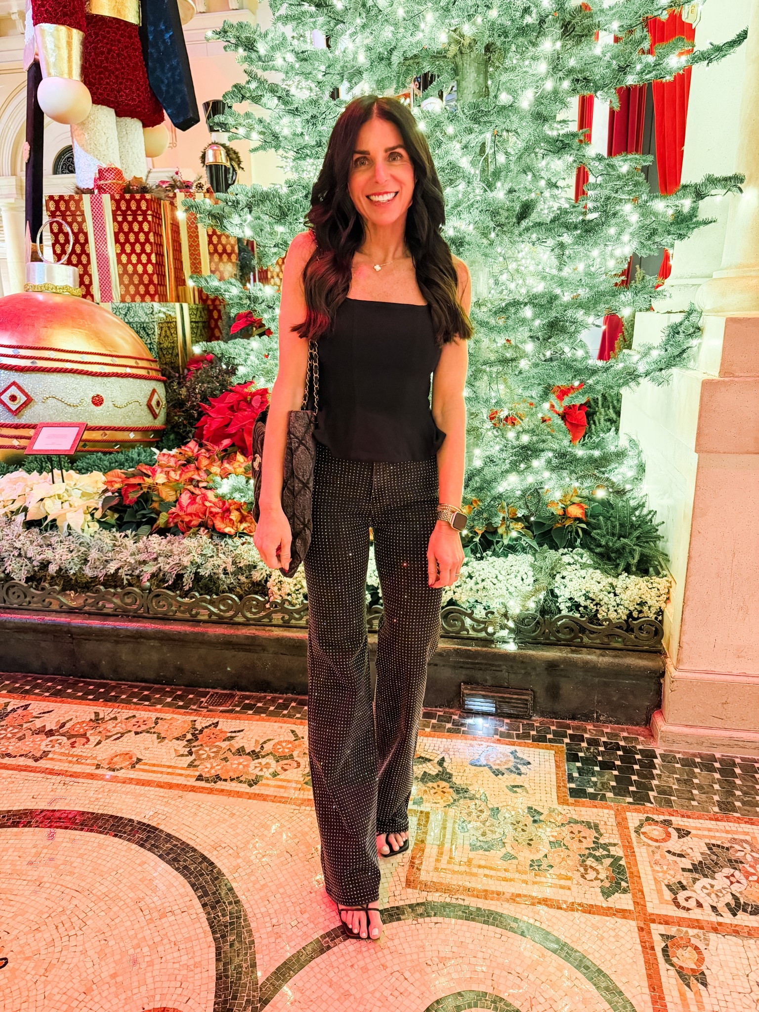 Vegas outfit 
Holiday style
25 denim
Small top

#LTKHoliday