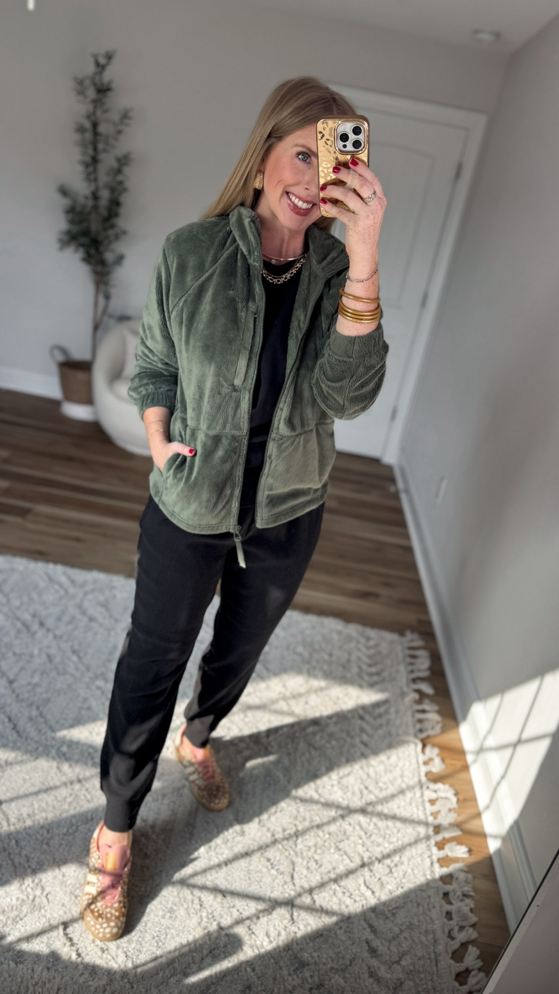 Weekend Walmart Wins try-on
Minky fleece jacket- medium 
Active top- small
Ottoman joggers- medium

#LTKootd