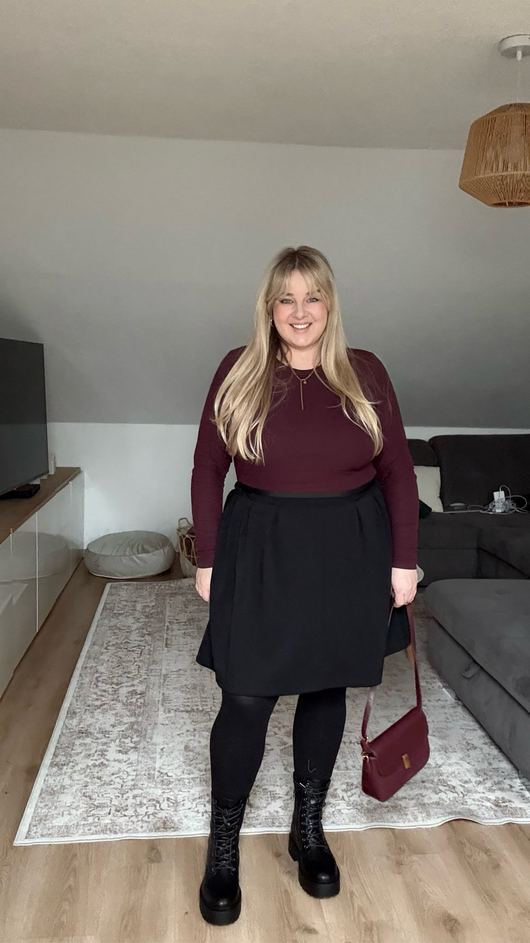 OOTD 🖤

#plussizefashion #röcke 

#LTKwinter #LTKplussize #LTKdeutschland