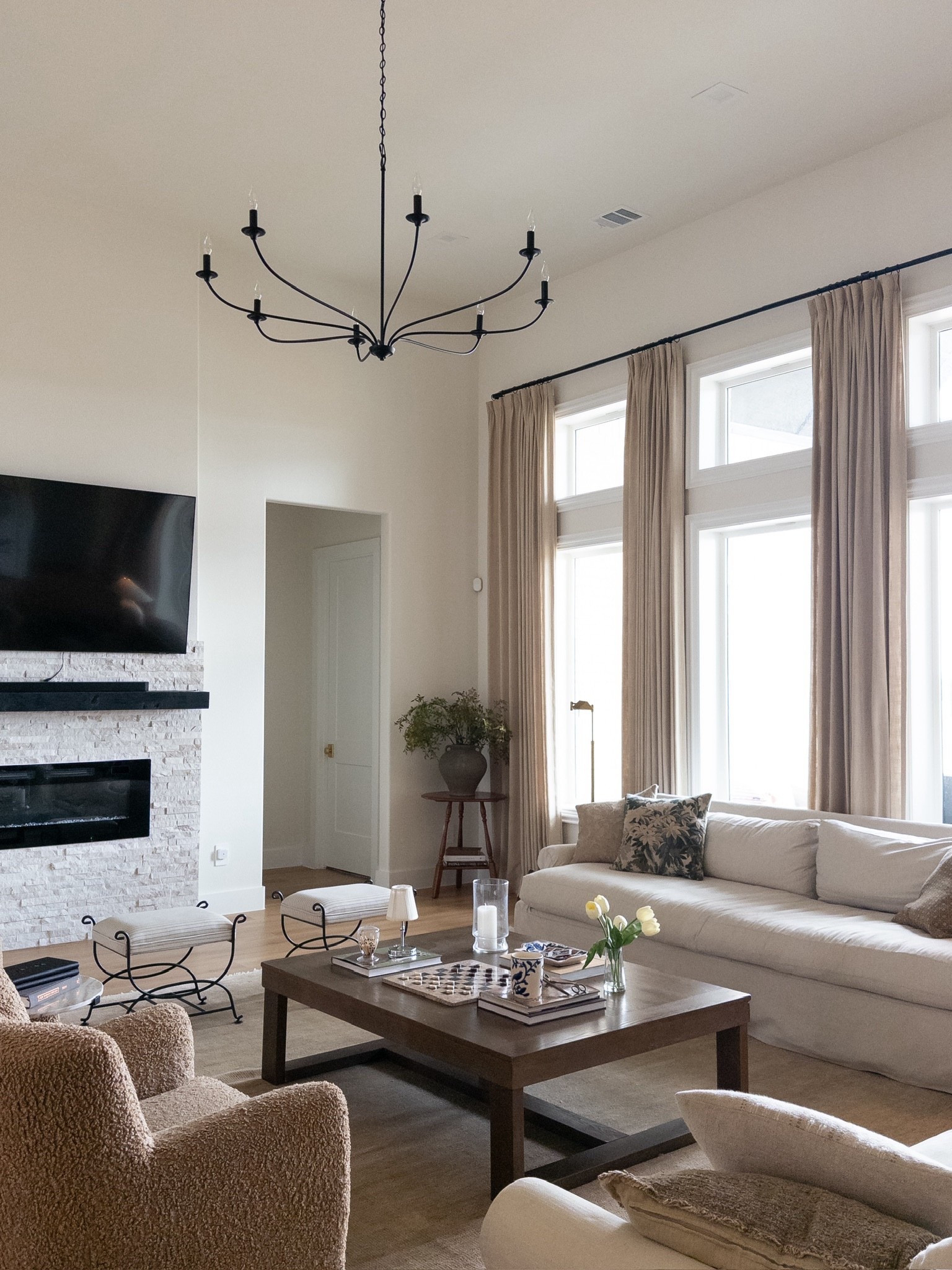 Spring living room!

spring living room, spring finds, neutral living room, european inspired living room

#LTKSeasonal #LTKHome